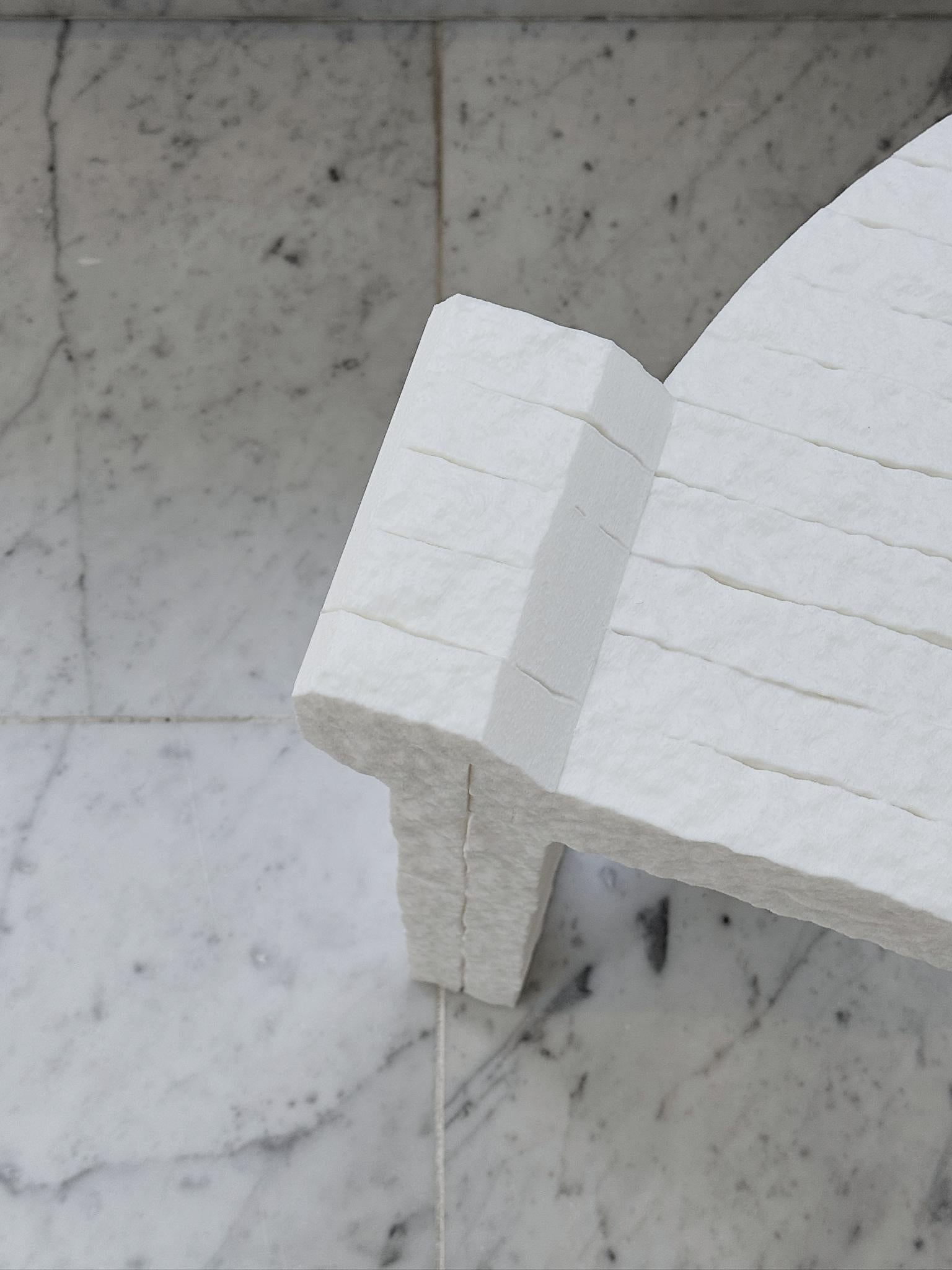 Minimaliste Tabouret sculptural minimaliste de Maria Osminina en vente