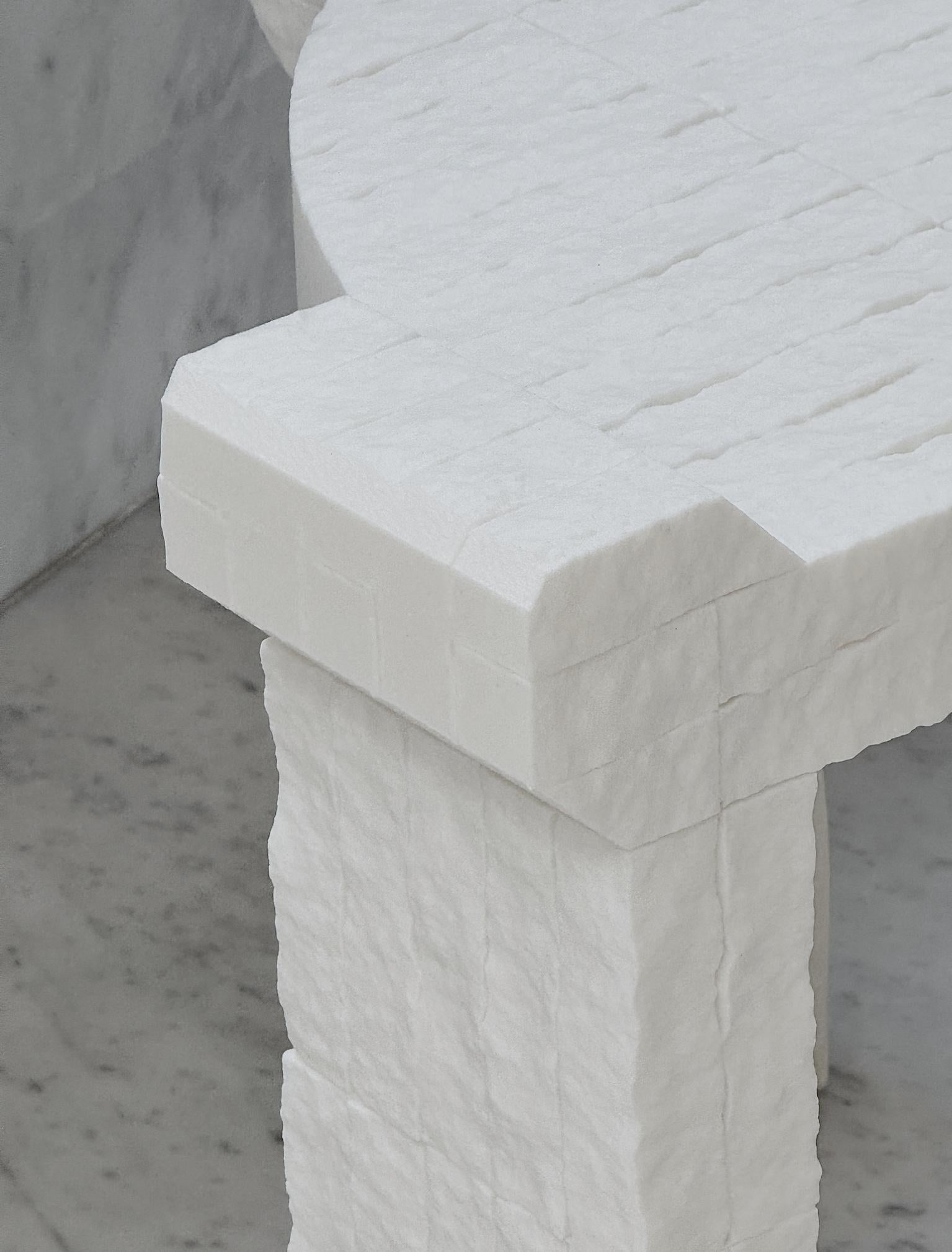 Danois Tabouret sculptural minimaliste de Maria Osminina en vente