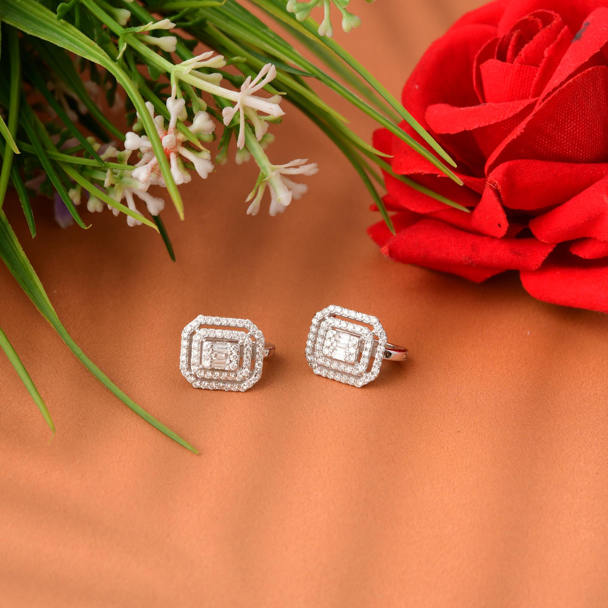 Minimalist SI/H Diamond Halo Stud Earrings 18k White Gold All Tariffs Paid en vente 1