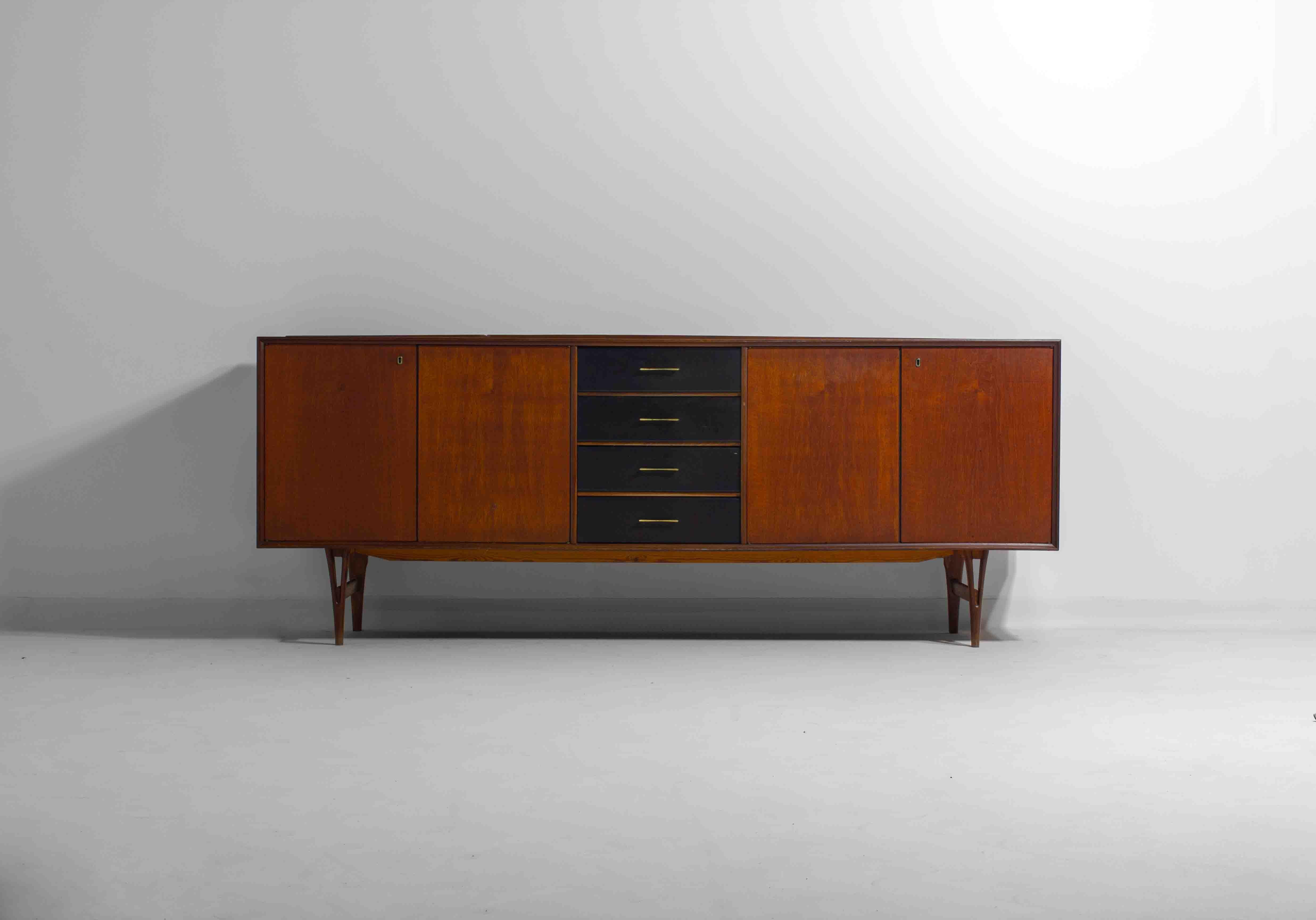 Buffet minimaliste en teck chaud de Van Pelt, Belgique années 1960 en vente 1