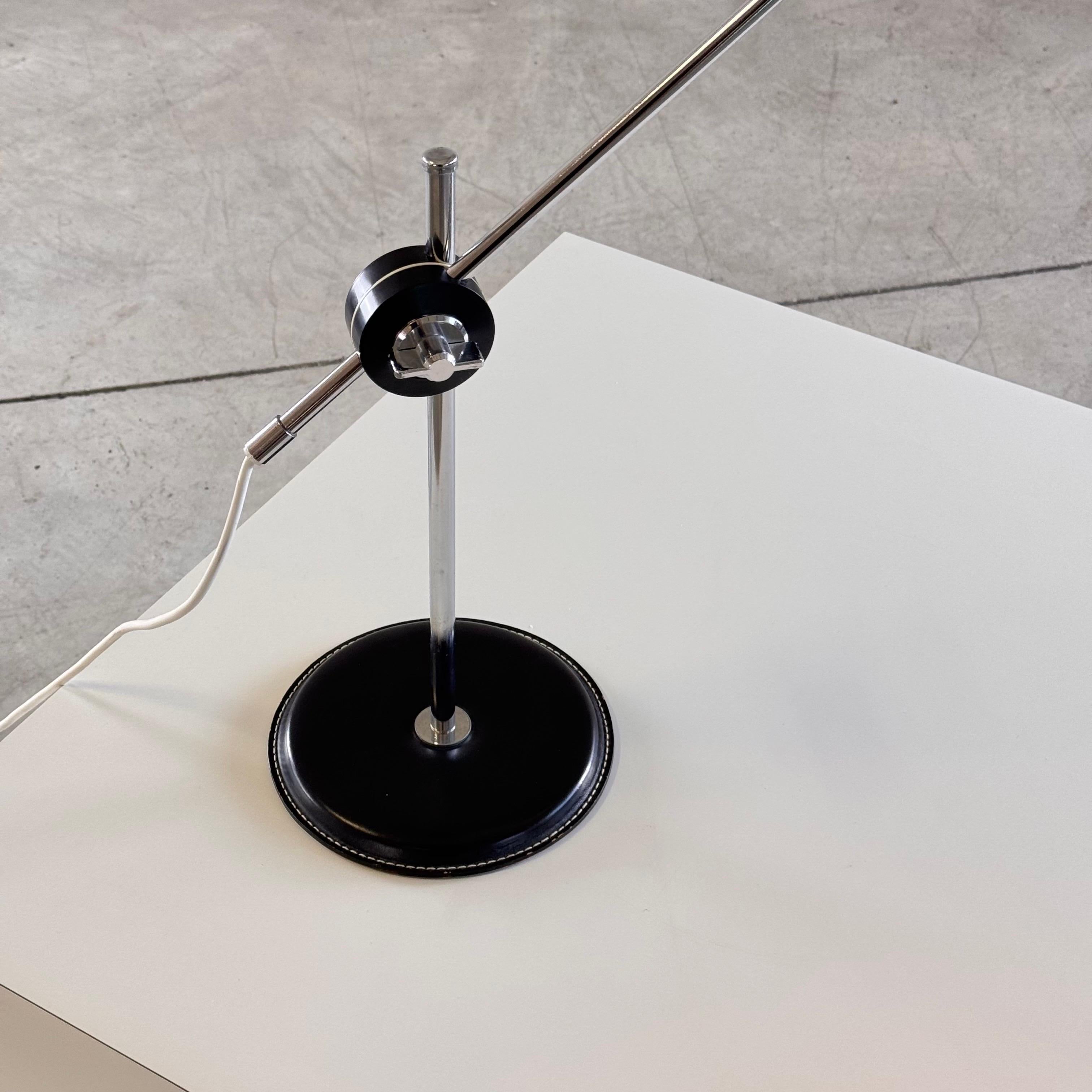 Lacquered Minimalist 