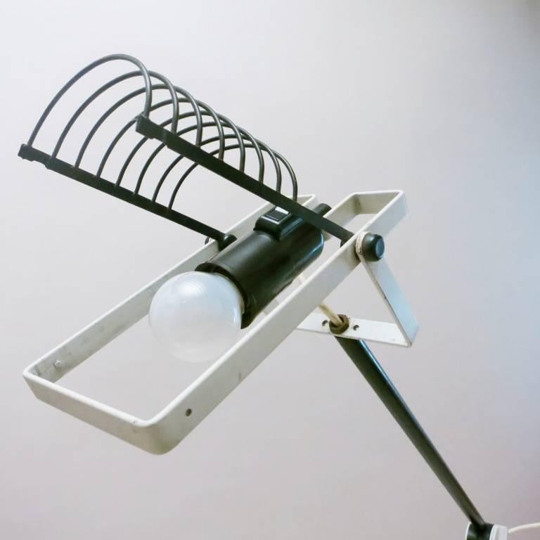 Late 20th Century Minimalist Sintesi Desk Lamp by Ernesto Gismondi, 1975