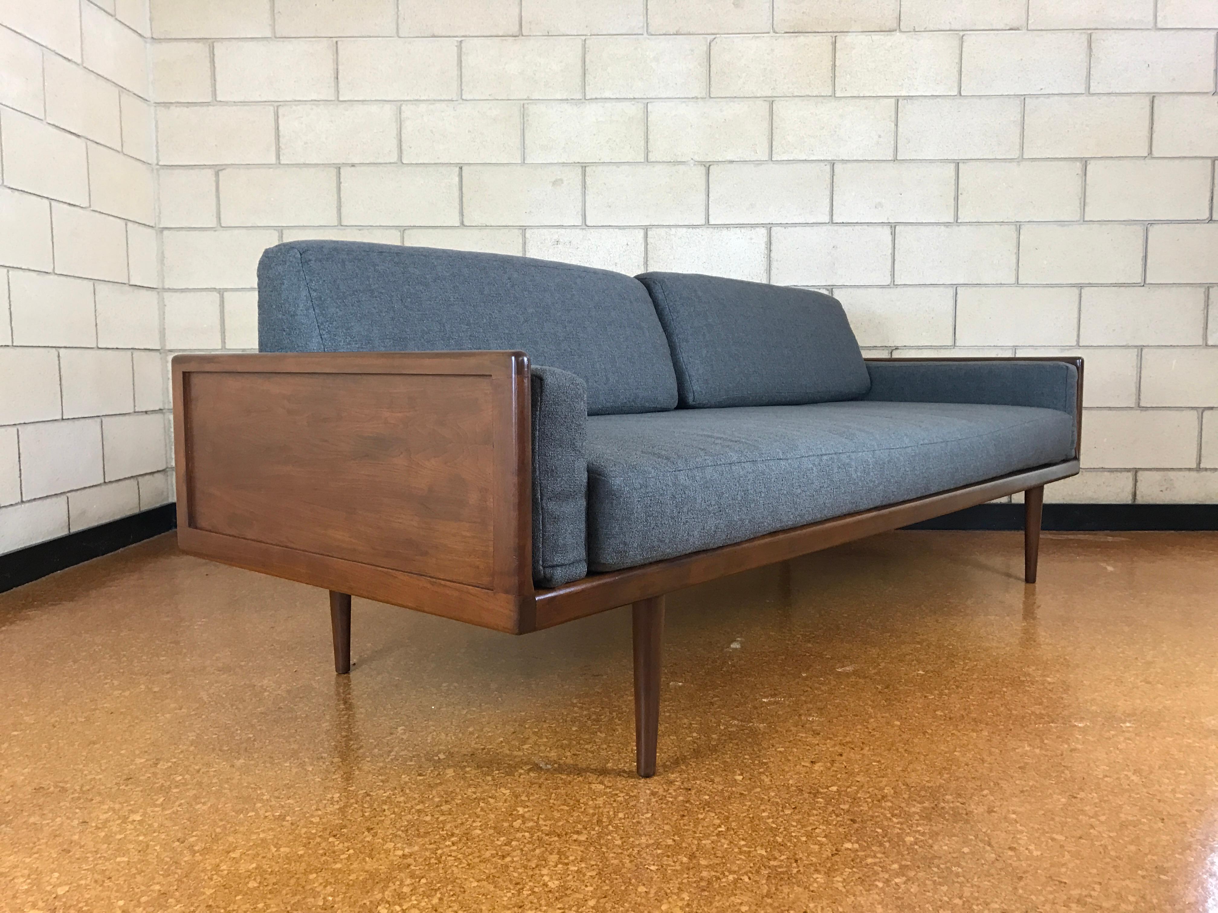 Minimalist Sofa and Lounge Chair by Mel Smilow for Smilow-Thielle In Good Condition In St.Petersburg, FL