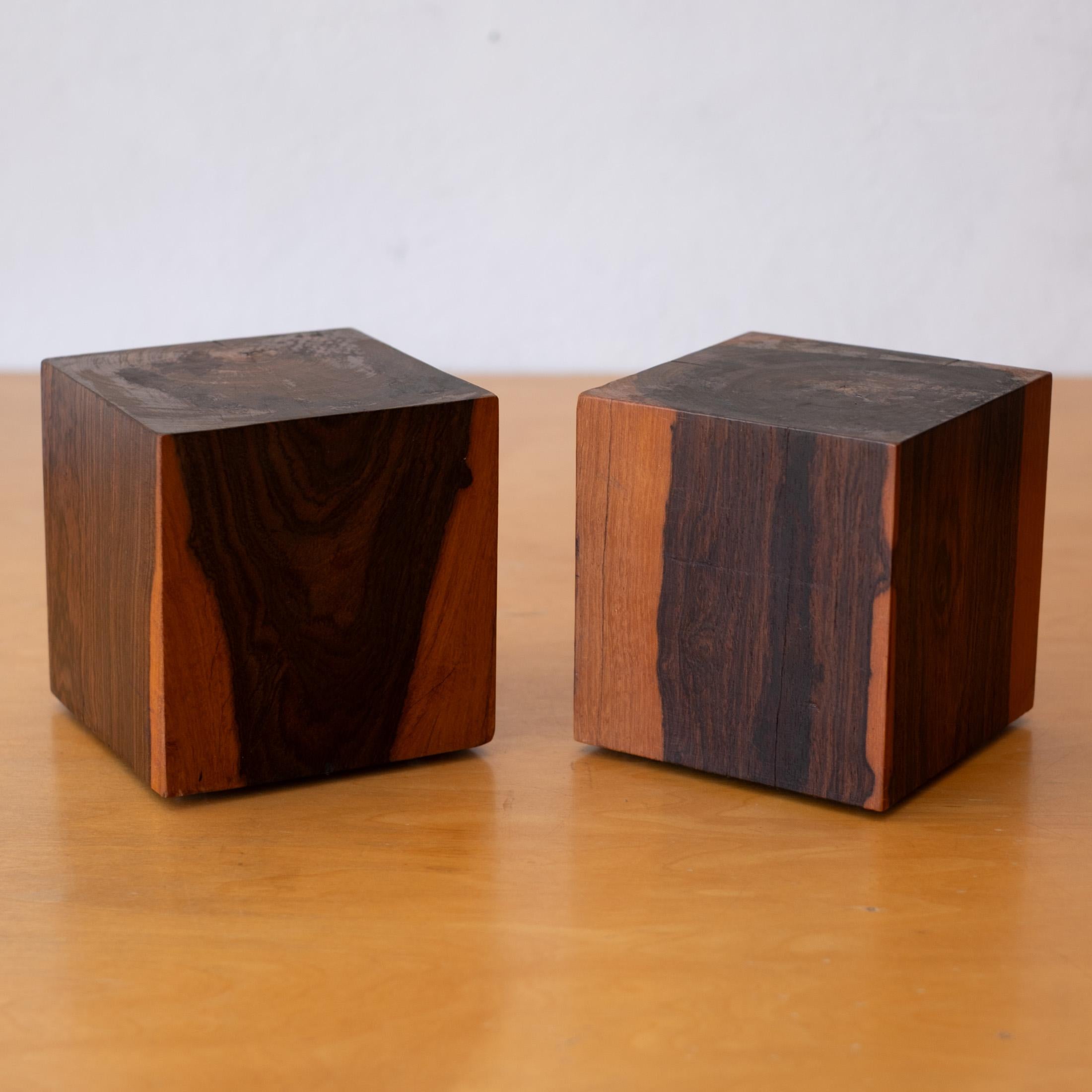 Minimalistische Buchstützen aus massivem Cocobolo. 1960s