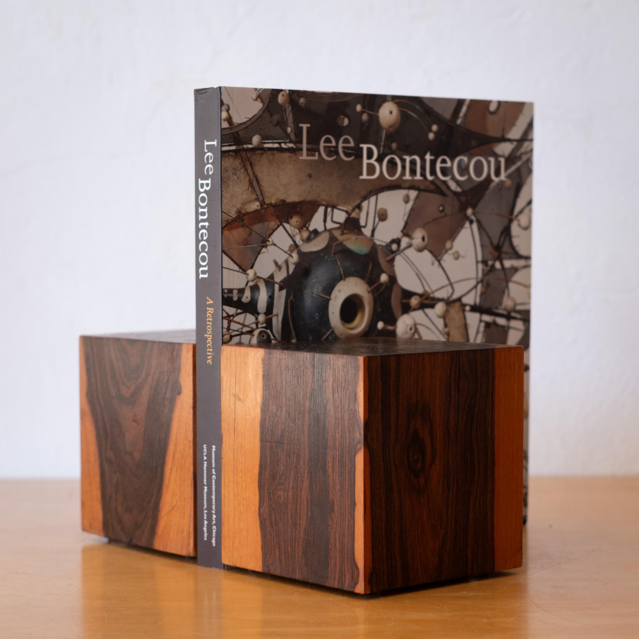 Minimalistische Buchstützen aus massivem Cocobolo 1960er Jahre im Zustand „Gut“ im Angebot in San Diego, CA