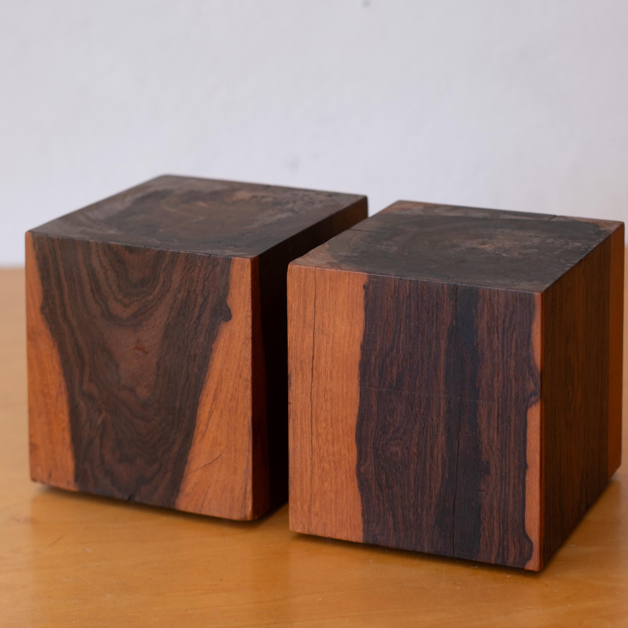 Minimalistische Buchstützen aus massivem Cocobolo 1960er Jahre (Mitte des 20. Jahrhunderts) im Angebot