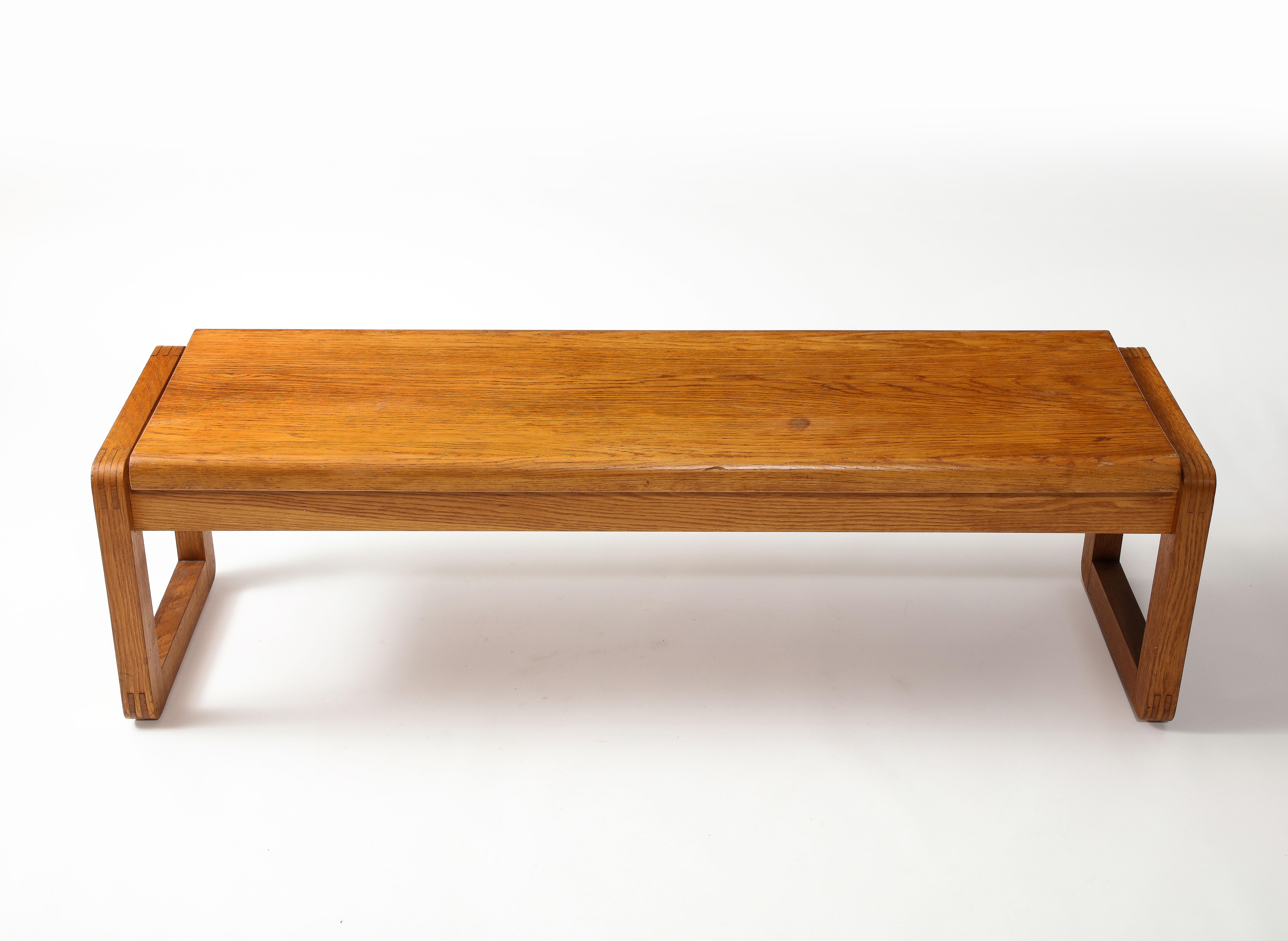 Minimalist Solid Oak Bench in style of Guillerme & Chambron  - Netherlands 1970s In Good Condition For Sale In New York, NY