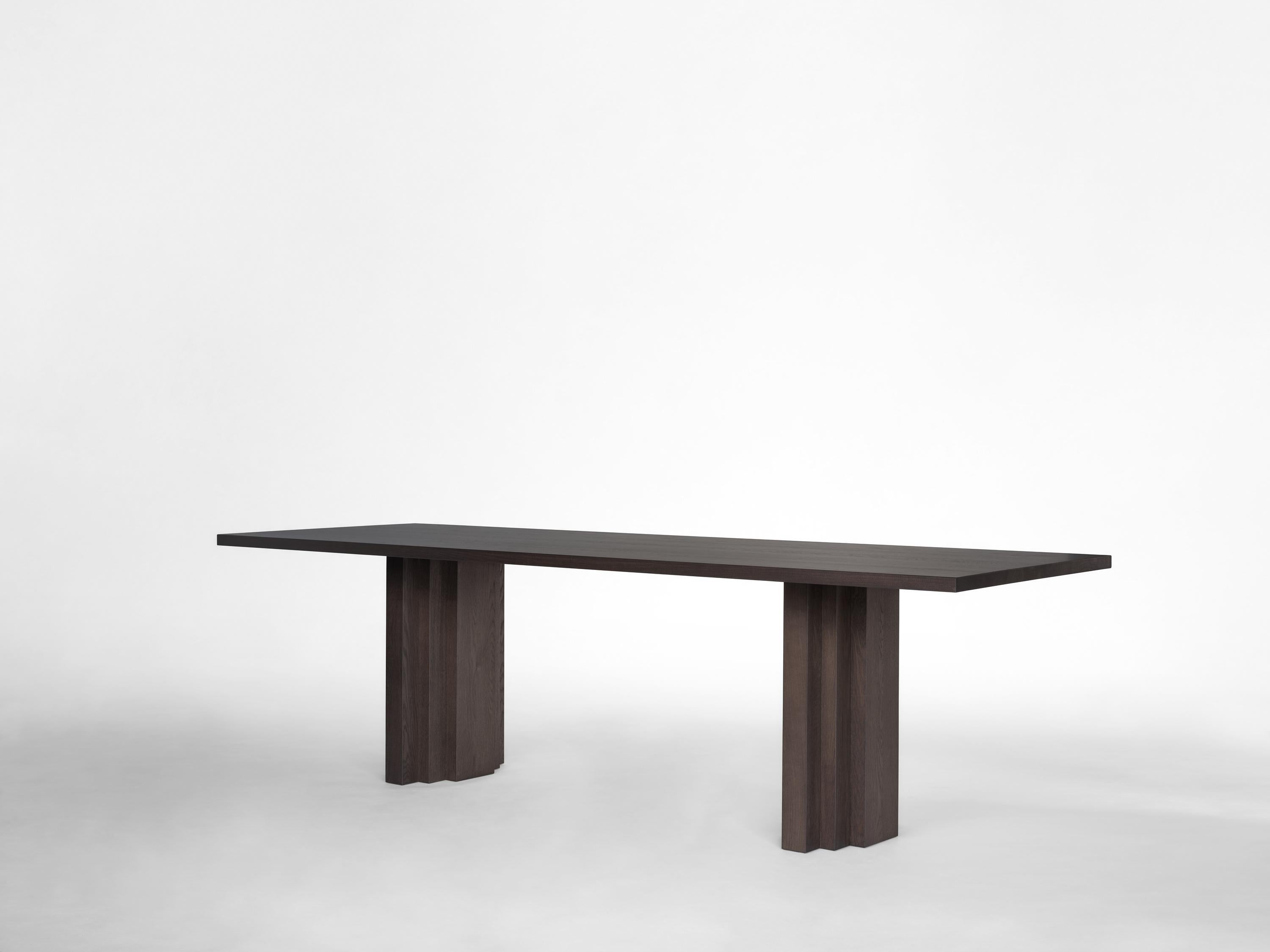 Néerlandais Table de salle à manger minimaliste en bois de chêne massif Brut Slim en vente