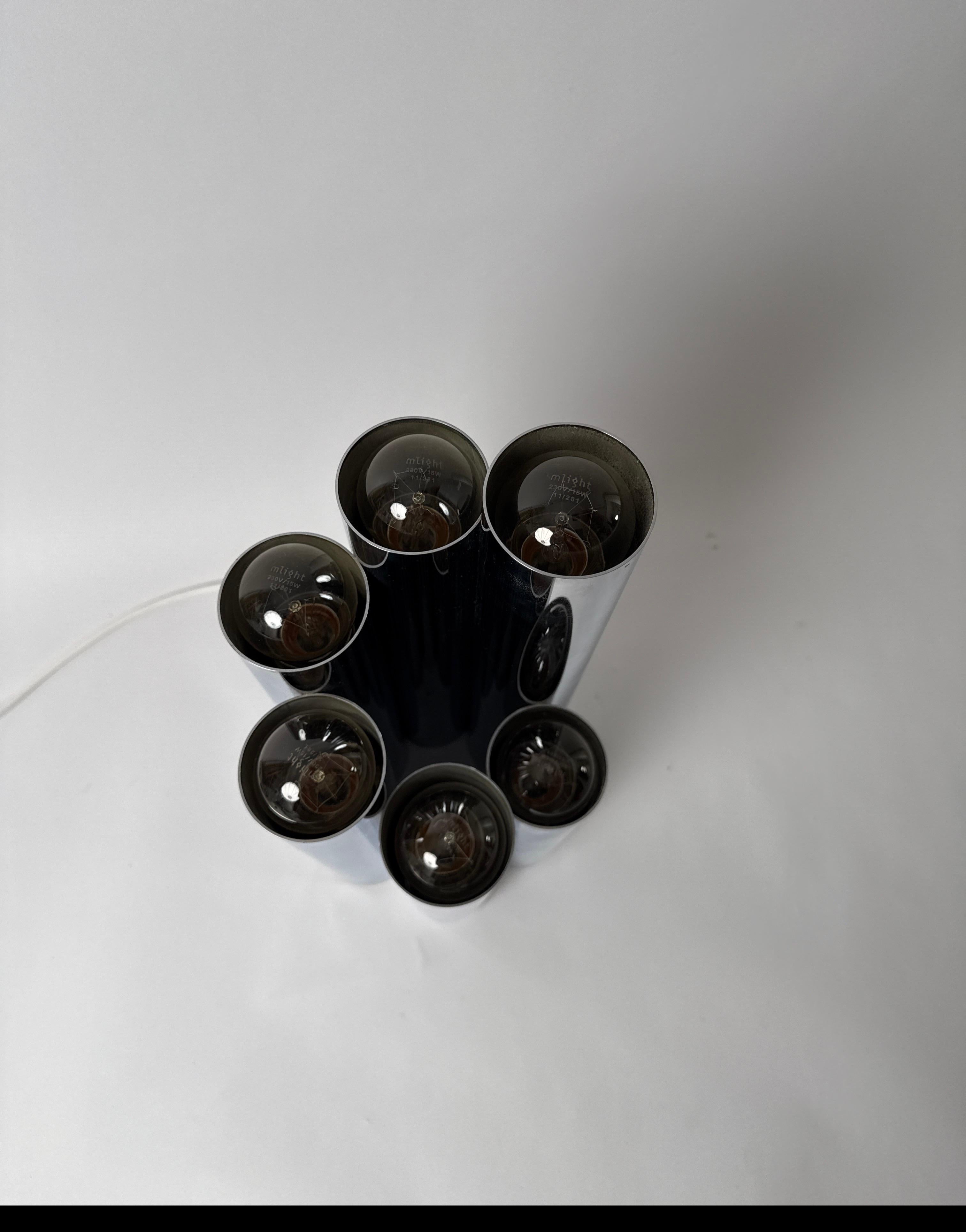 Milieu du XXe siècle Lampe tube minimaliste de l'ère spatiale, Koch & Lowy, États-Unis, années 1960 en vente