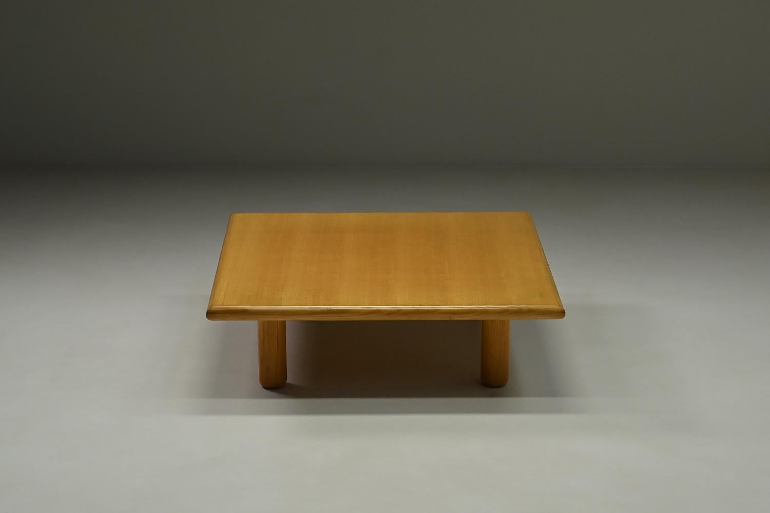 Mesa de centro minimalista cuadrada de madera de fresno, Europa de los 80. Posmoderno en venta