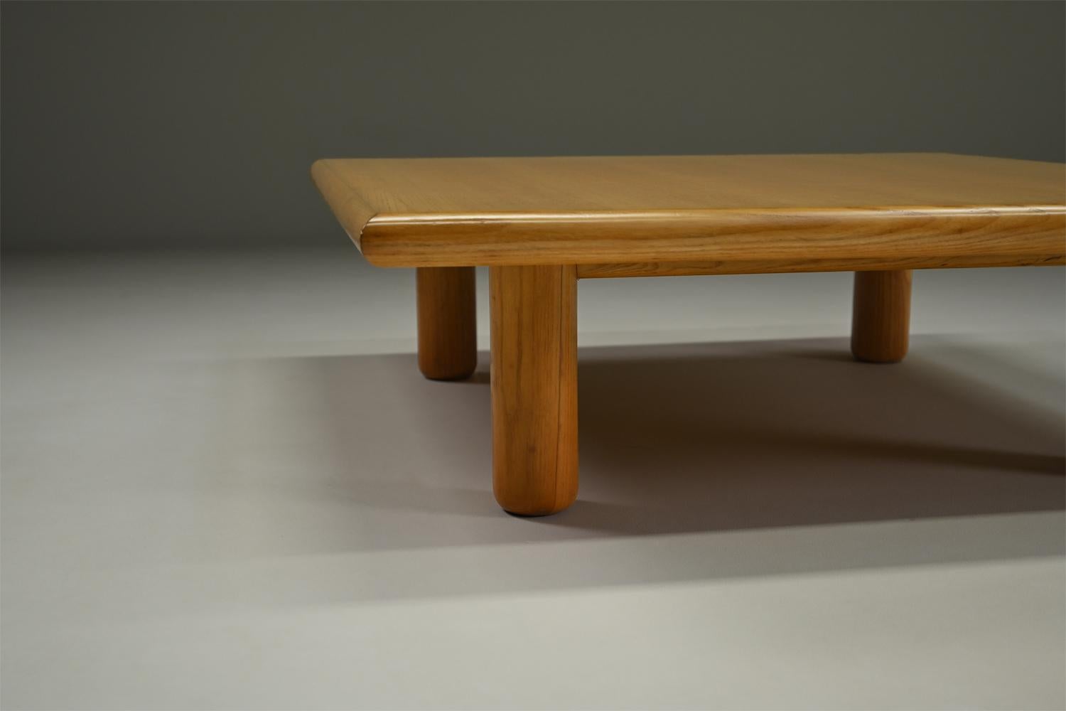 Mesa de centro minimalista cuadrada de madera de fresno, Europa de los 80. Ceniza en venta