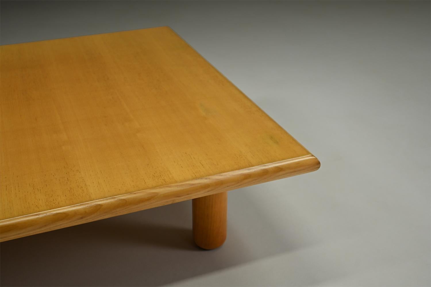 Mesa de centro minimalista cuadrada de madera de fresno, Europa de los 80. en venta 1