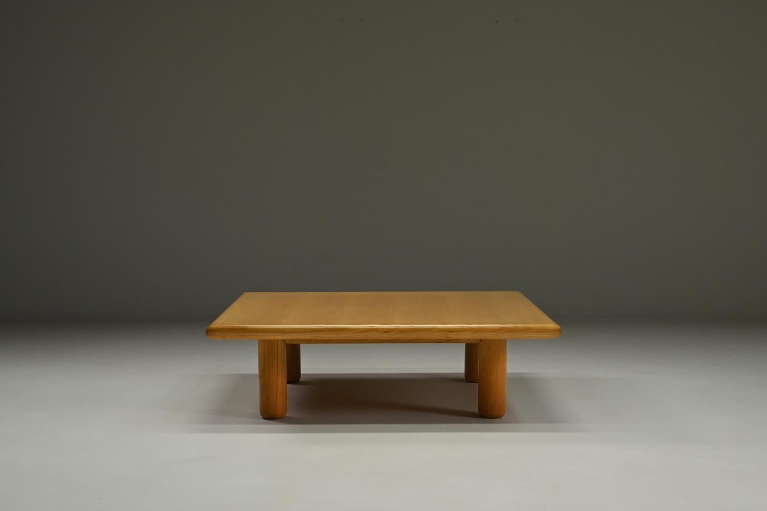 Mesa de centro minimalista cuadrada de madera de fresno, Europa de los 80. en venta 3