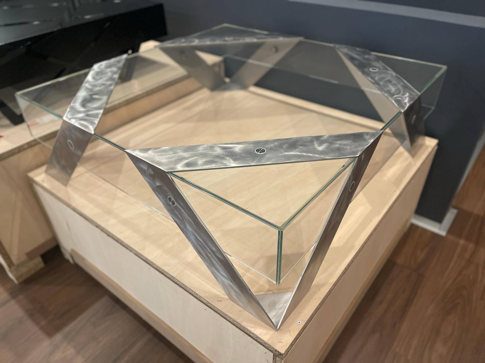 Tavolino da caffè moderno minimalista quadrato centrale in vetro temperato e acciaio inox in vendita 4