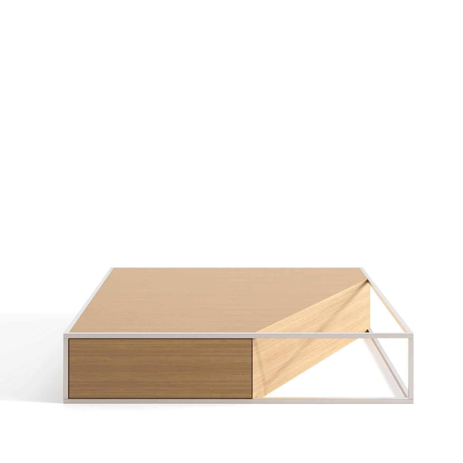Table basse centrale carrée moderne et minimaliste en bois de noyer et laiton brossé en vente 1