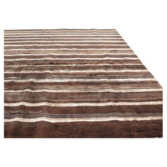 Tapis berbère carré minimaliste