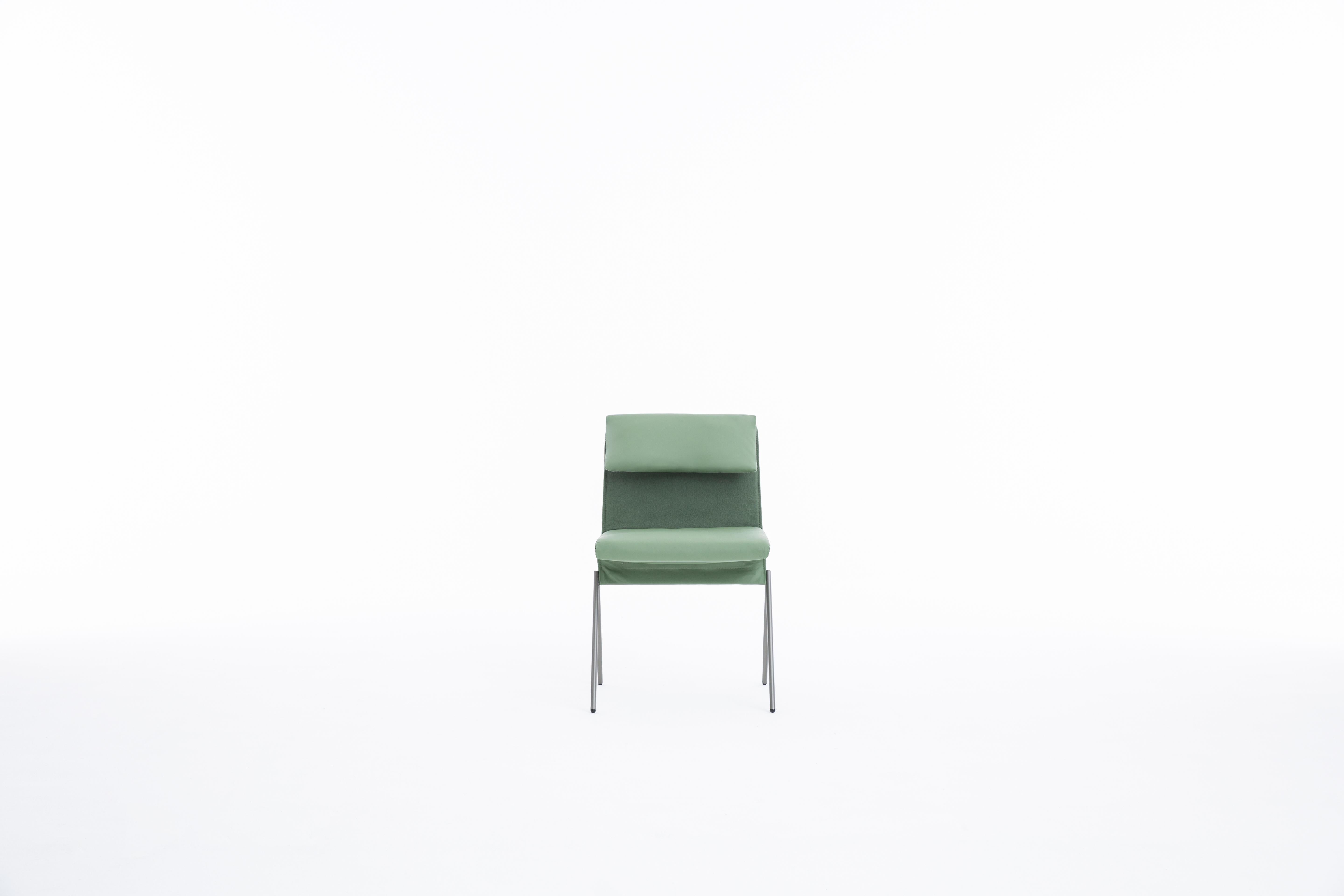 Silla apilable minimalista de Ilse Lang - Inspirada en el taburete Mariposa de Yanagi en venta 3