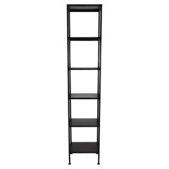 Etagère minimaliste en acier et en tole
