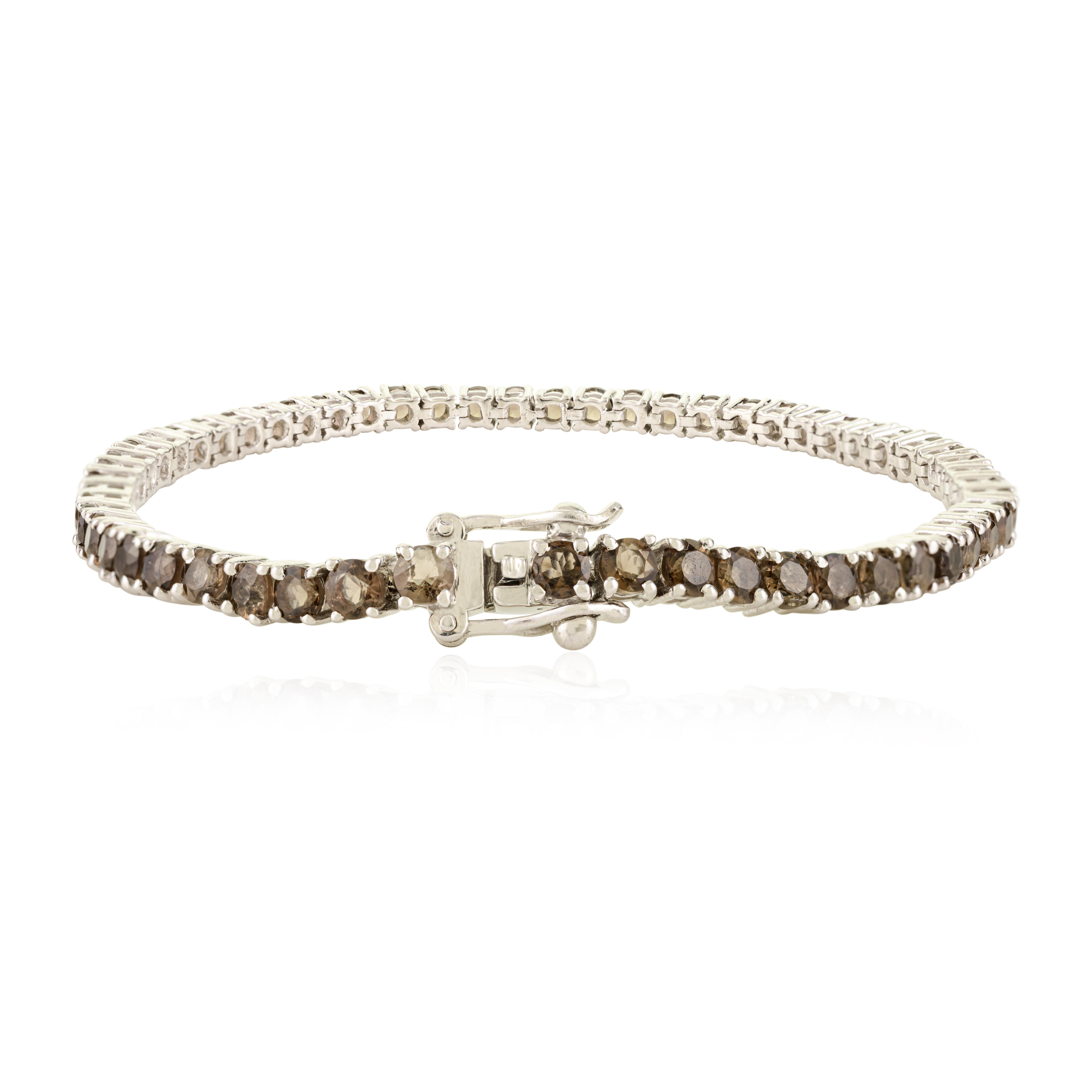 Bracciale tennis minimalista in argento sterling con topazio marrone fumé rotondo per lei In condizioni Nuovo in vendita a New York, NY