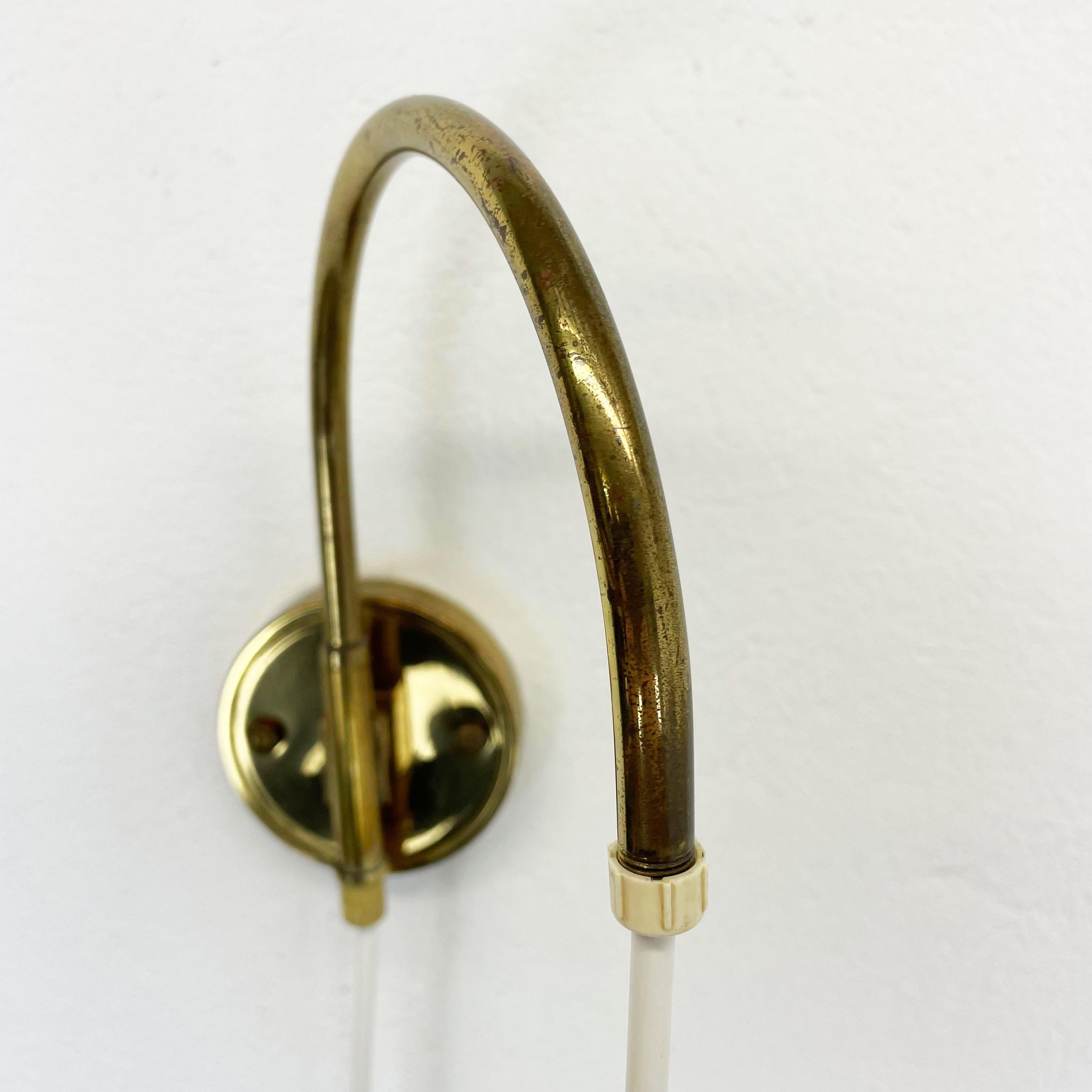 Minimalist Stilnovo Style Adjustable Brass Wall Hanging Light, Italy 1960s For Sale 3