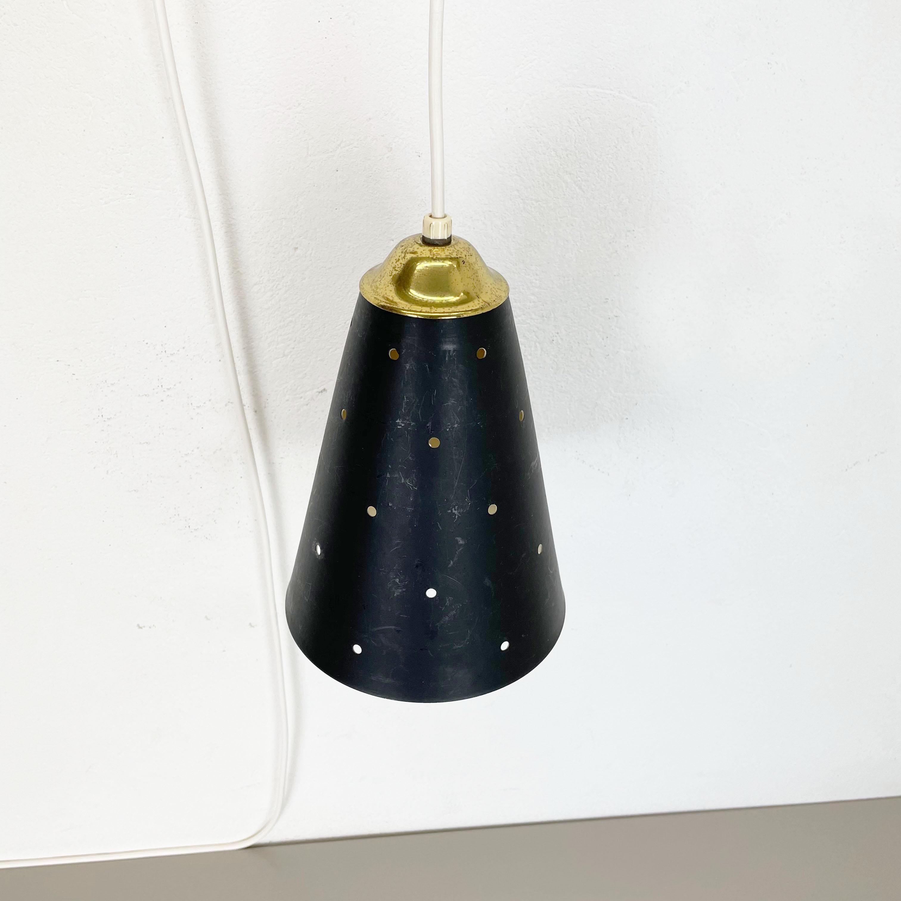 Italian Minimalist Stilnovo Style Adjustable Brass Wall Hanging Light, Italy 1960s For Sale