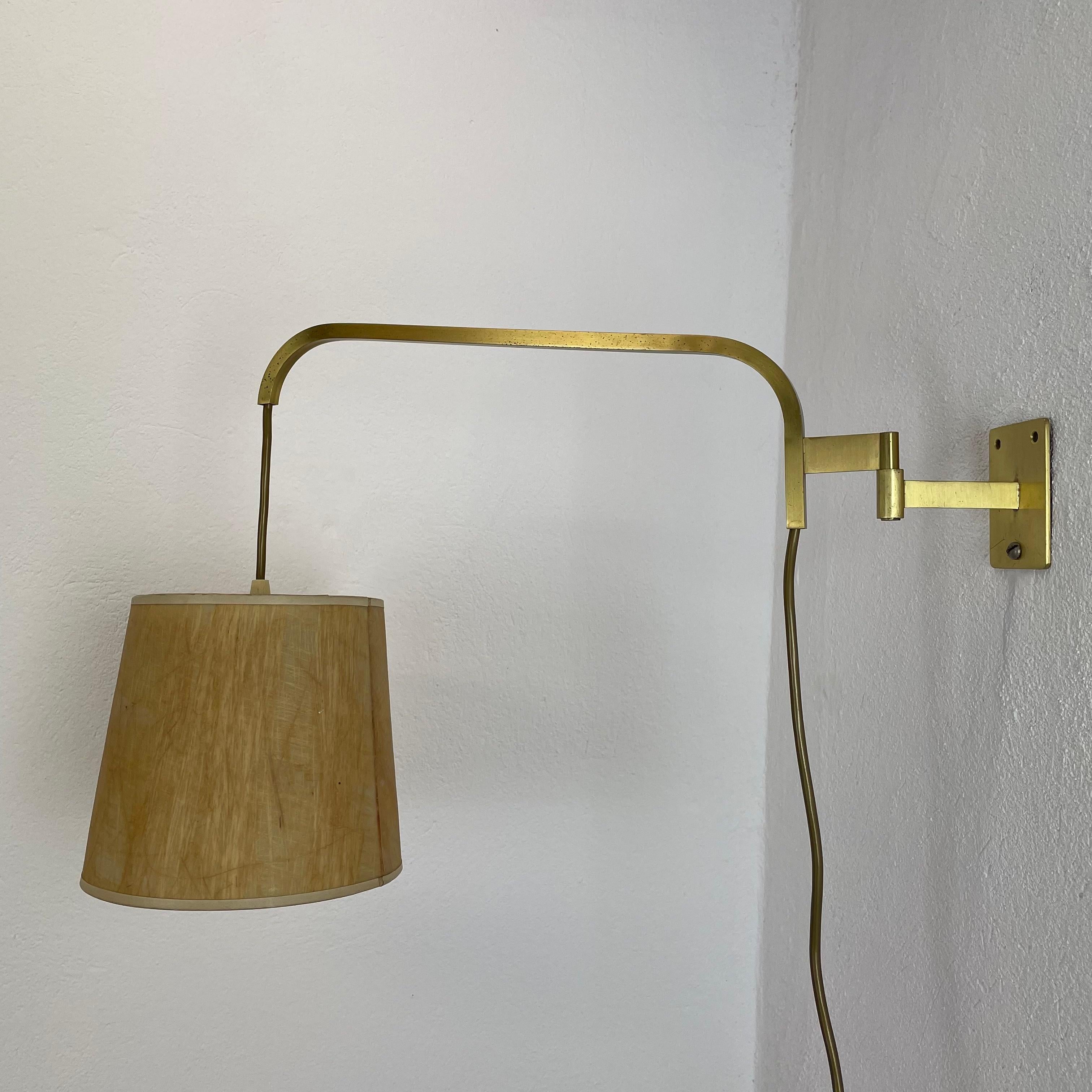 Minimalist Stilnovo Style Adjustable Counter Weight Brass Wall Light Italy 1960s For Sale 7
