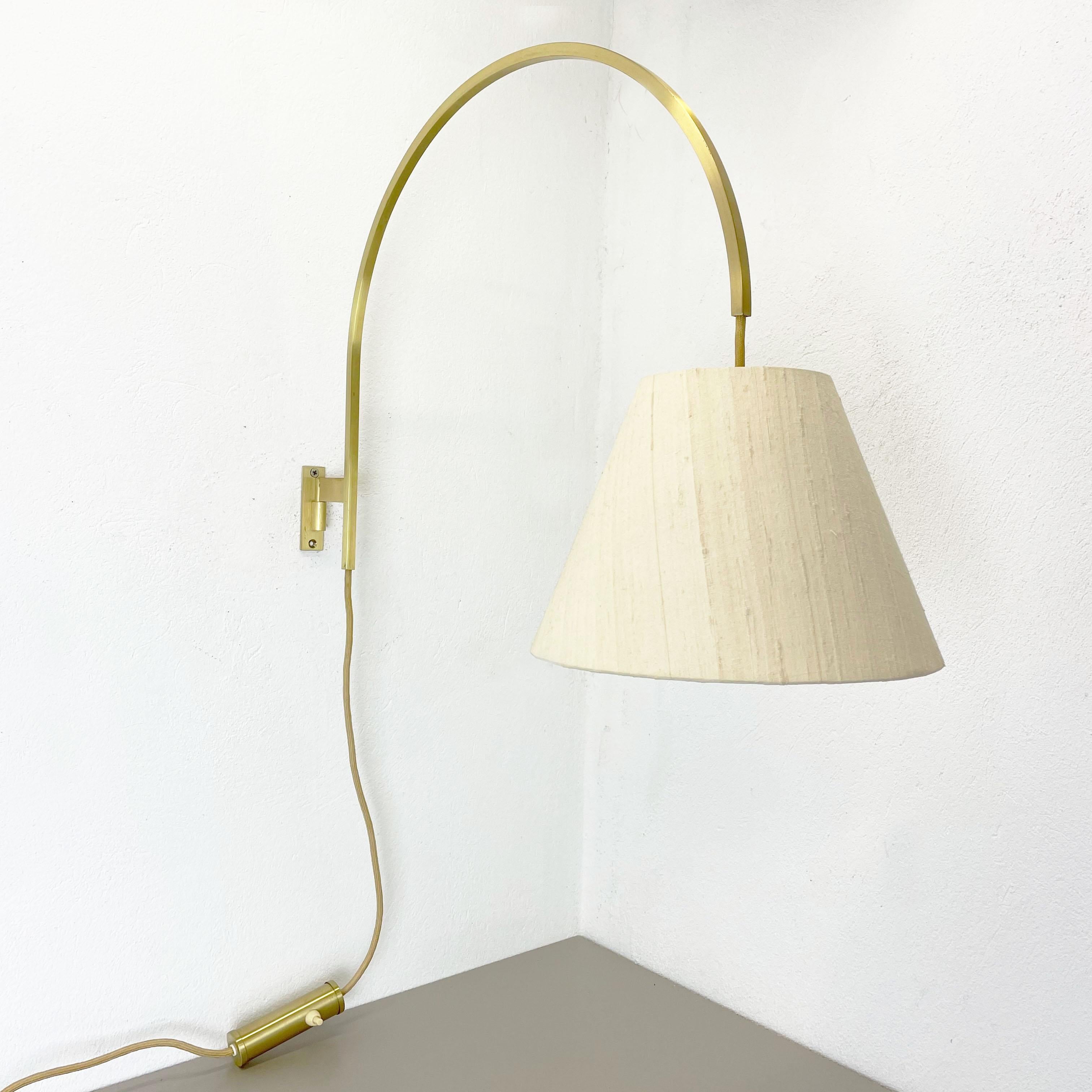 Mid-Century Modern Minimalist Stilnovo Style Adjustable Counter Weight Brass Wall Light Italy 1960s