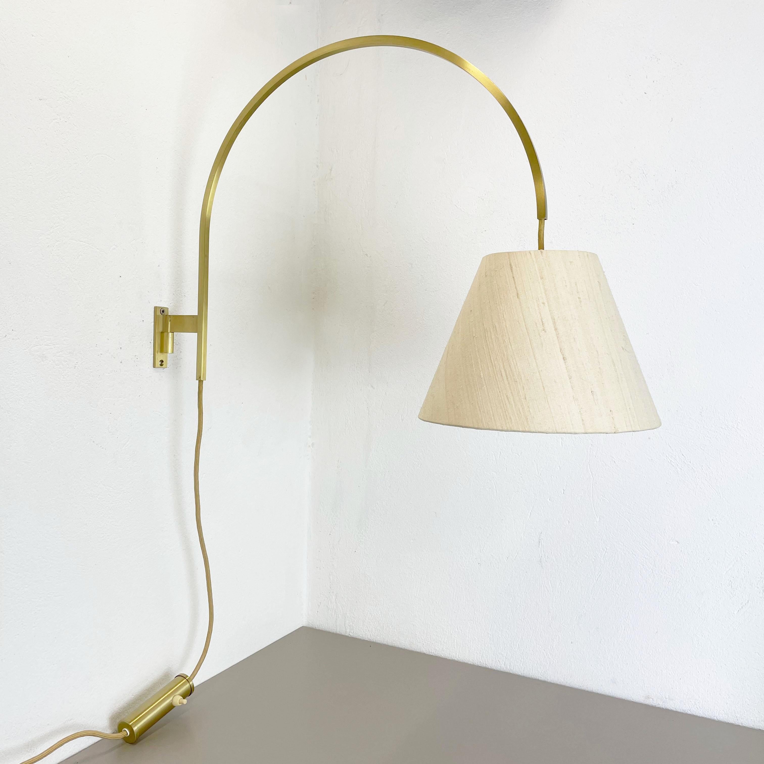 Italian Minimalist Stilnovo Style Adjustable Counter Weight Brass Wall Light Italy 1960s