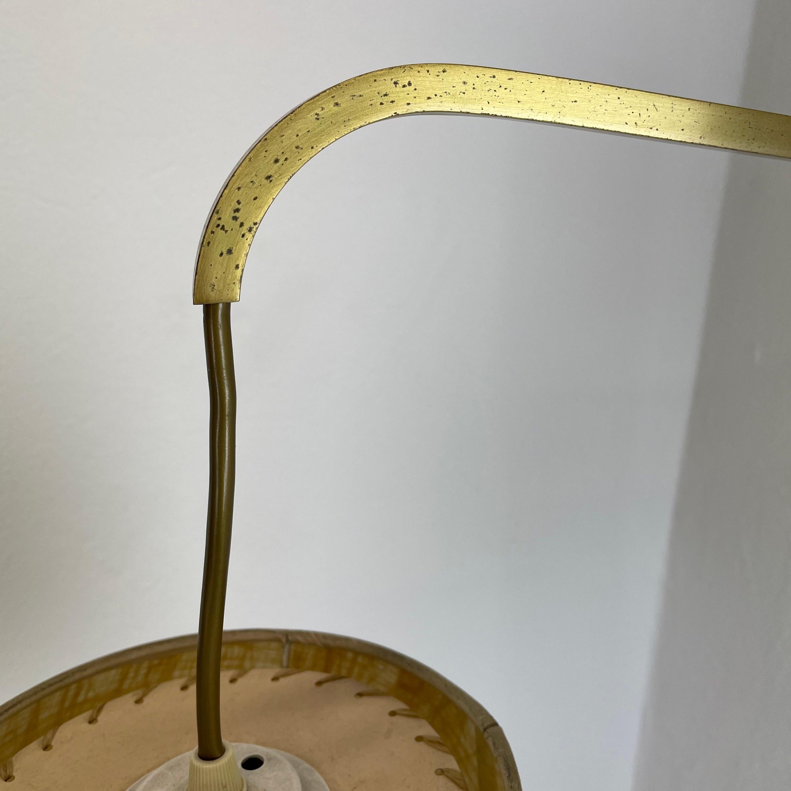 20th Century Minimalist Stilnovo Style Adjustable Counter Weight Brass Wall Light Italy 1960s For Sale