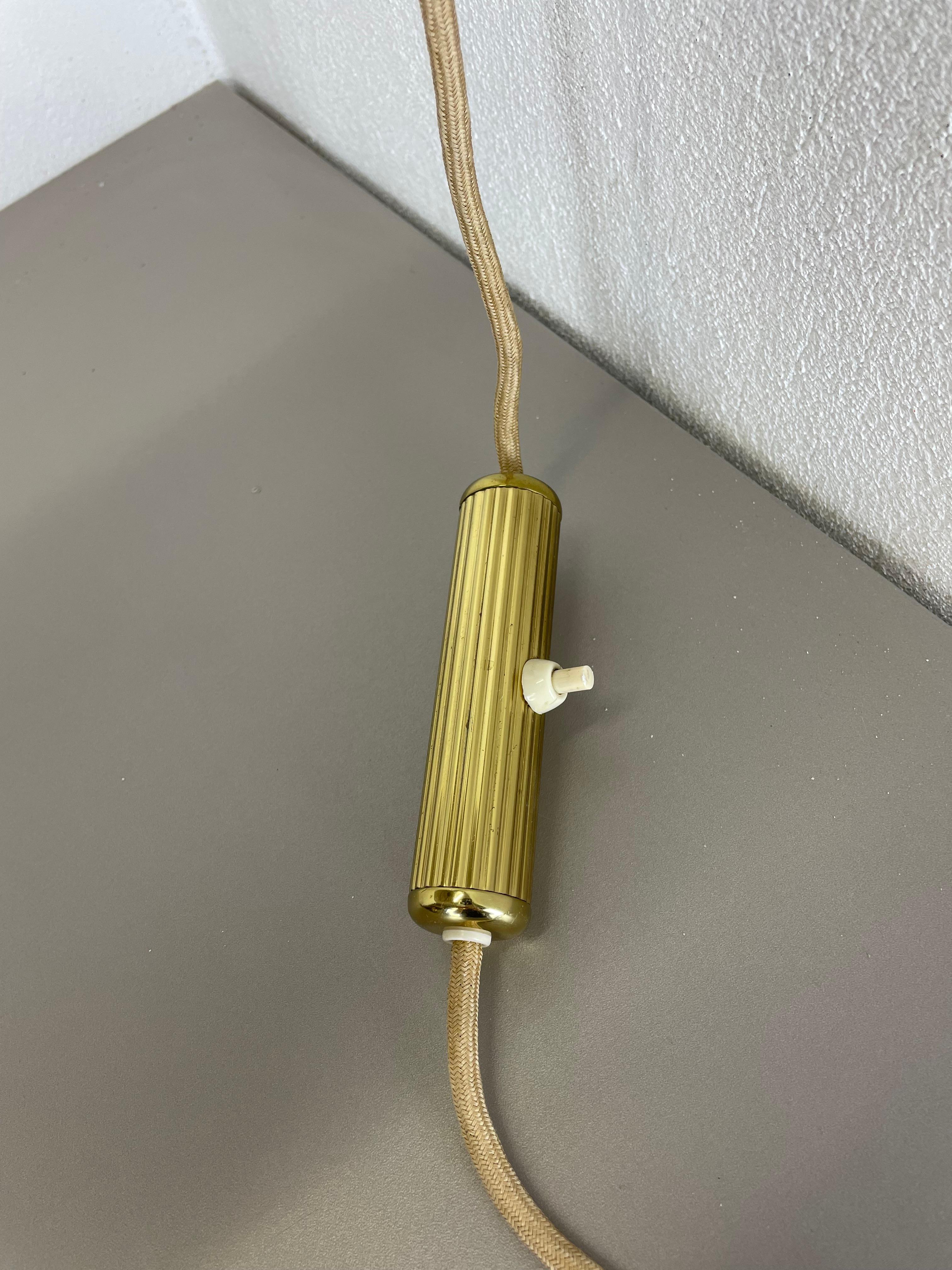 20th Century Minimalist Stilnovo Style Adjustable Counter Weight Brass Wall Light Italy 1960s For Sale