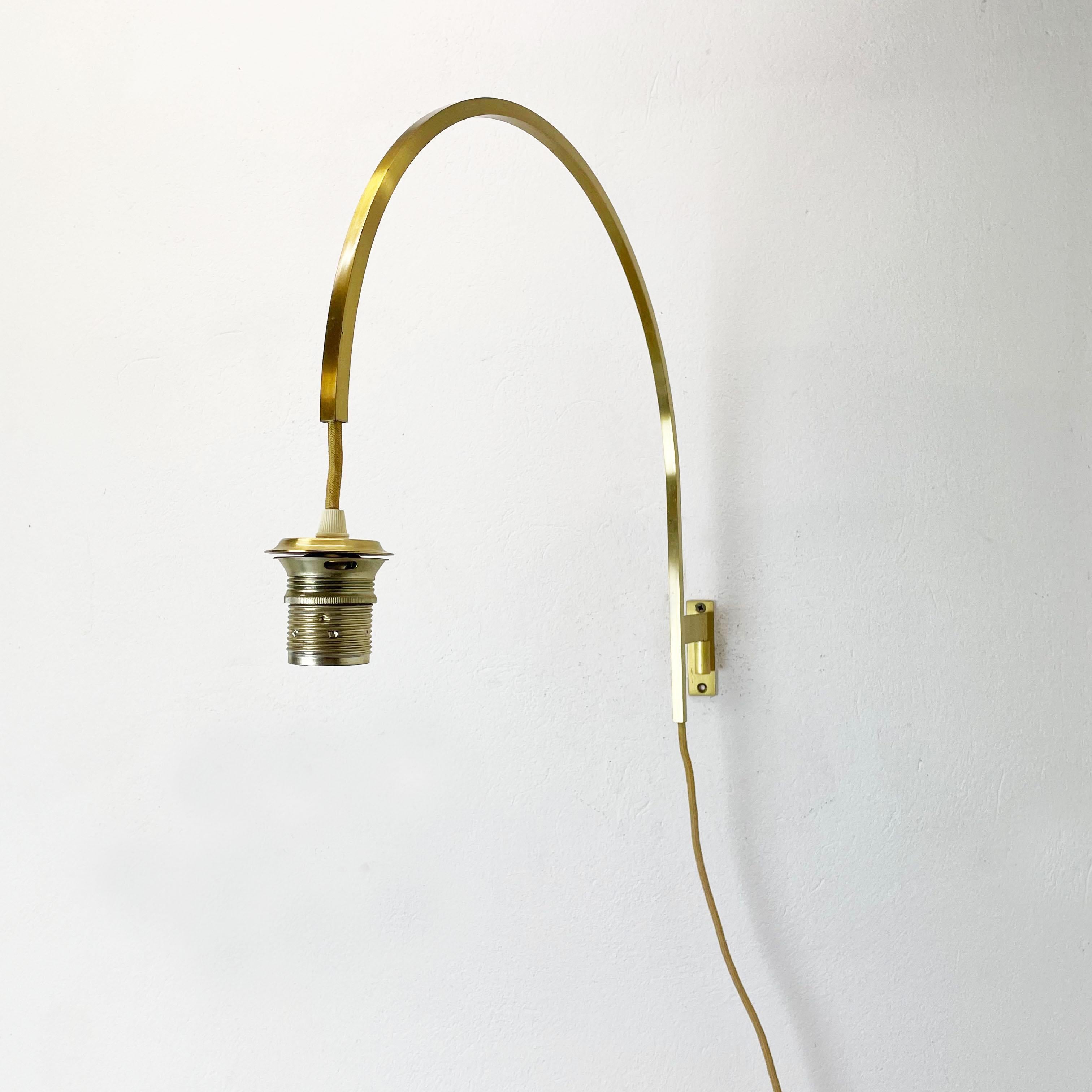 Metal Minimalist Stilnovo Style Adjustable Counter Weight Brass Wall Light Italy 1960s