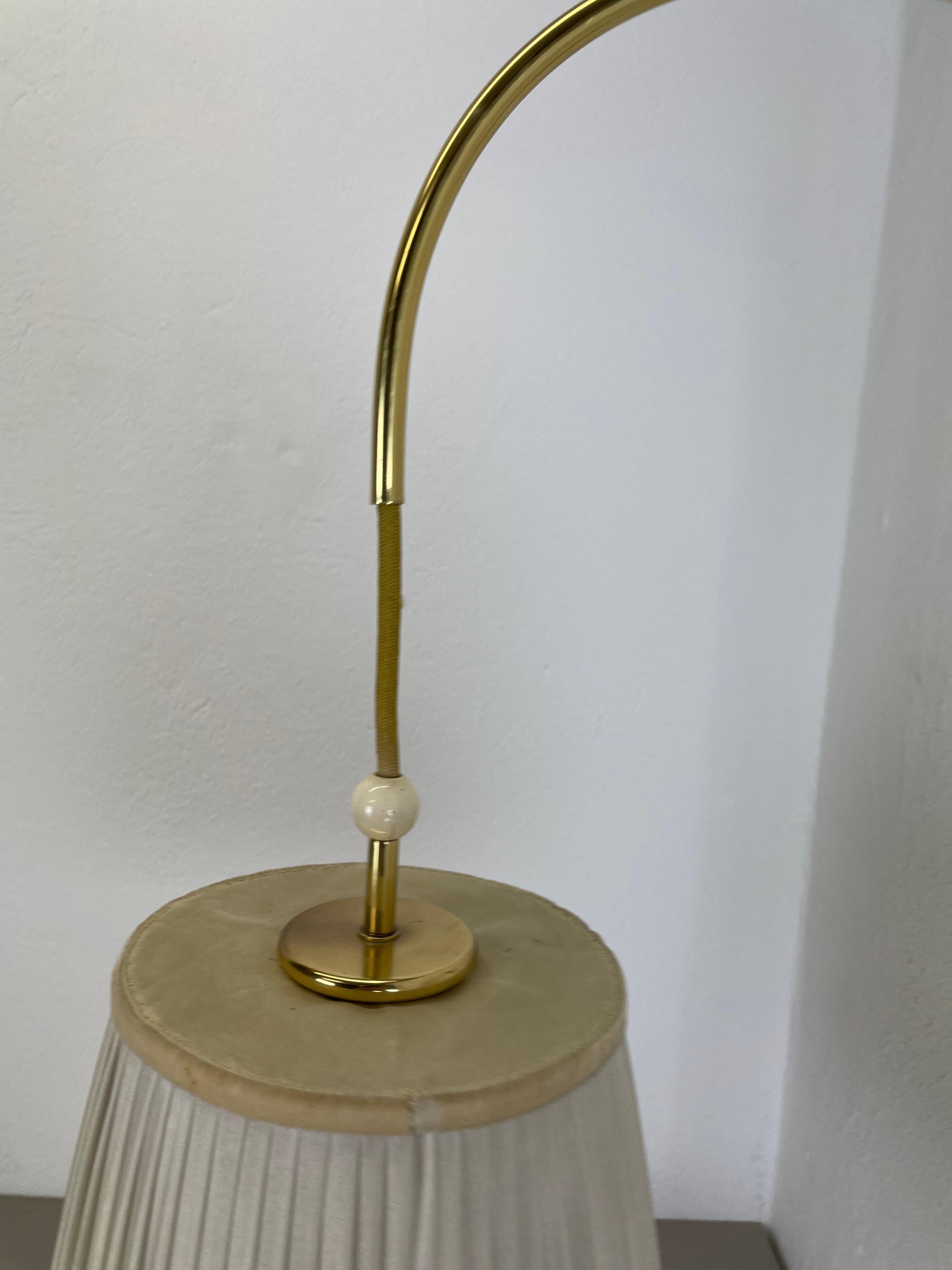 Minimalist Stilnovo Style Adjustable Counter Weight Brass Wall Light Italy 1960s For Sale 2