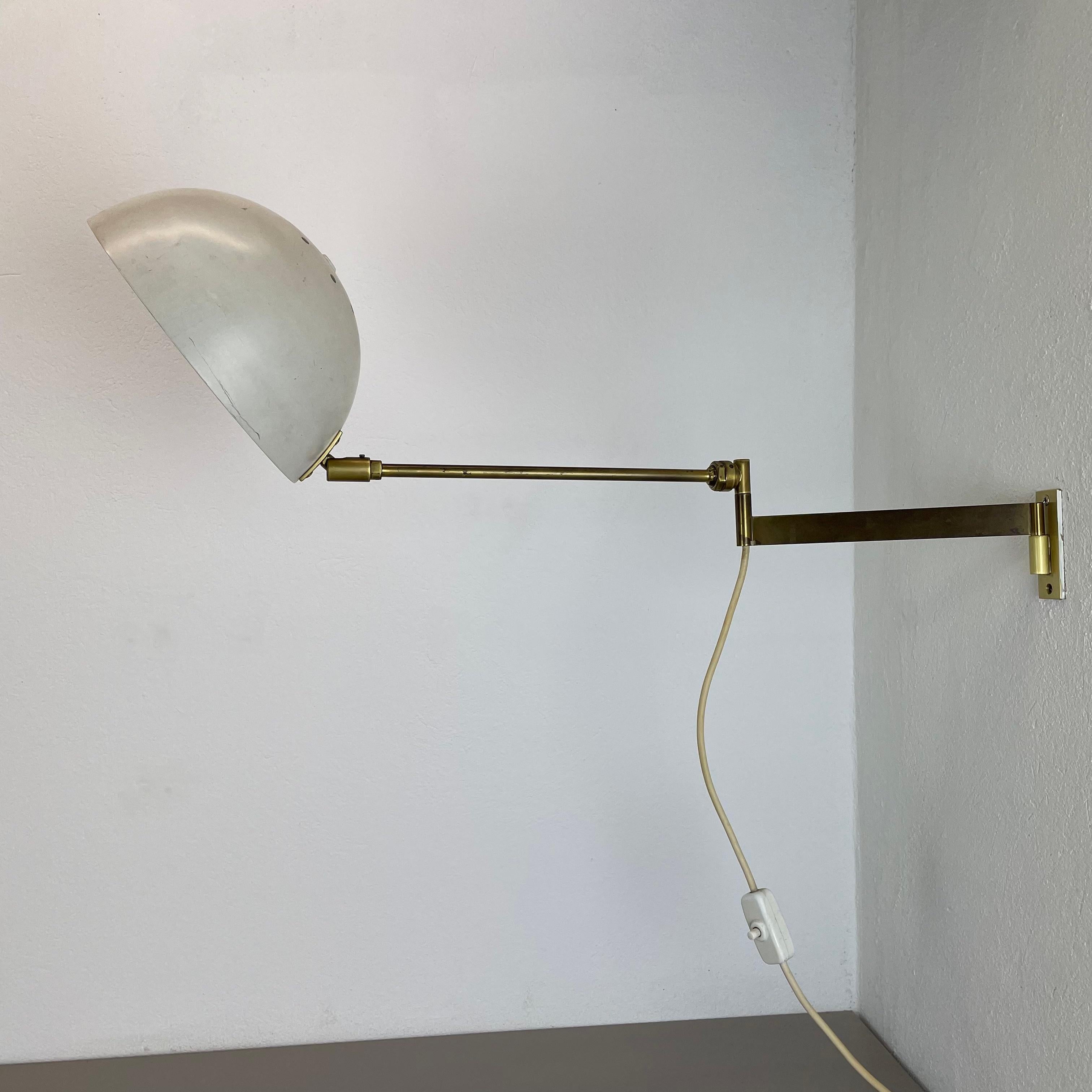 Italian Minimalist Stilnovo Style Adjustable Swing Arm Brass Wall Light, Italy, 1960s For Sale