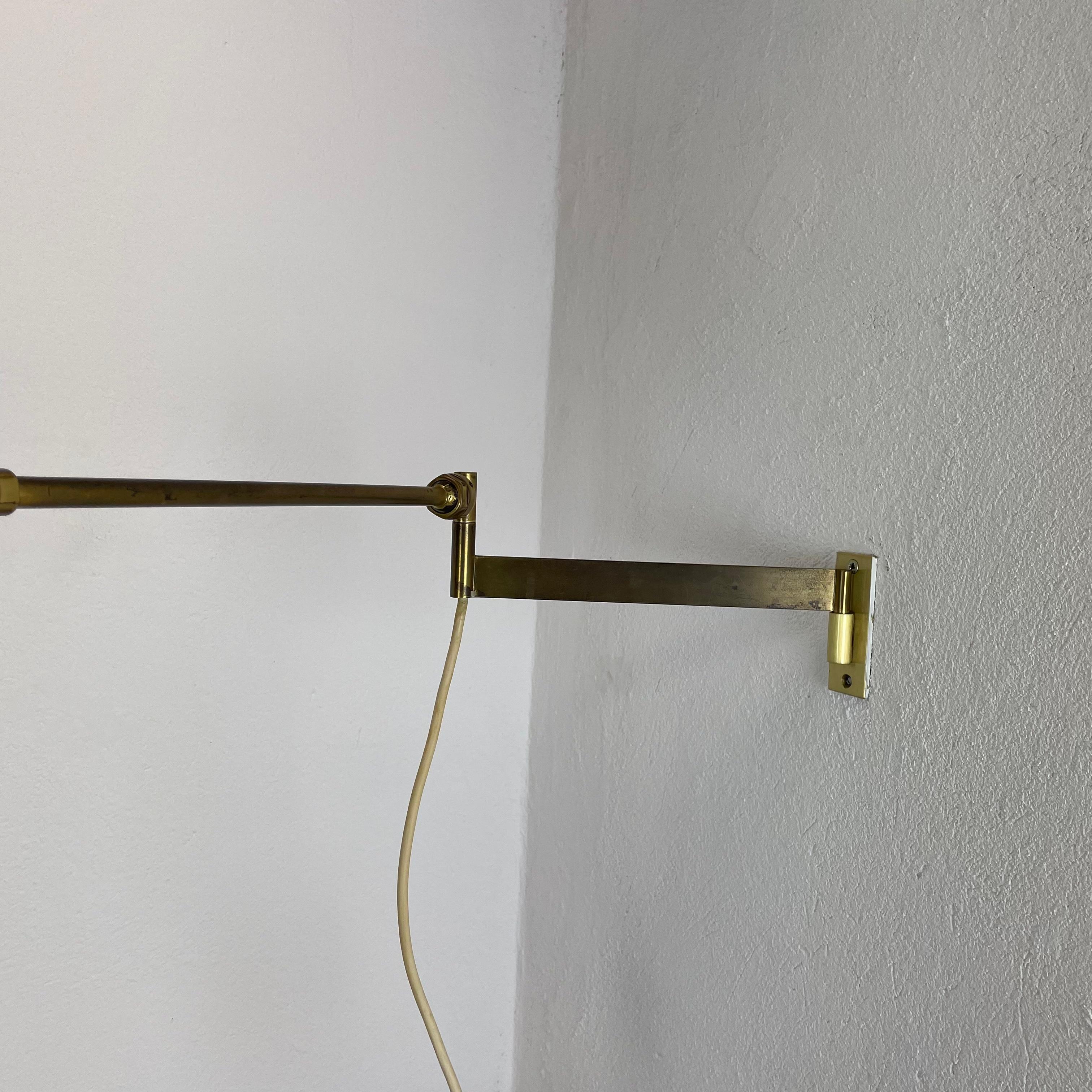 20th Century Minimalist Stilnovo Style Adjustable Swing Arm Brass Wall Light, Italy, 1960s For Sale