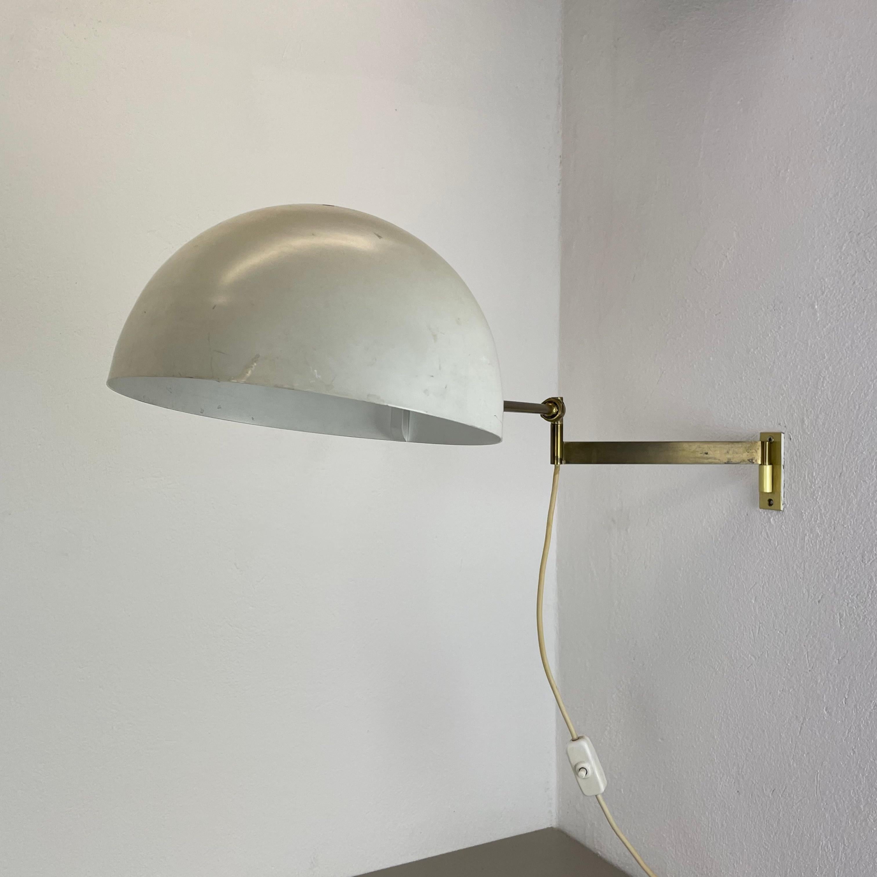 Minimalist Stilnovo Style Adjustable Swing Arm Brass Wall Light, Italy, 1960s For Sale 2