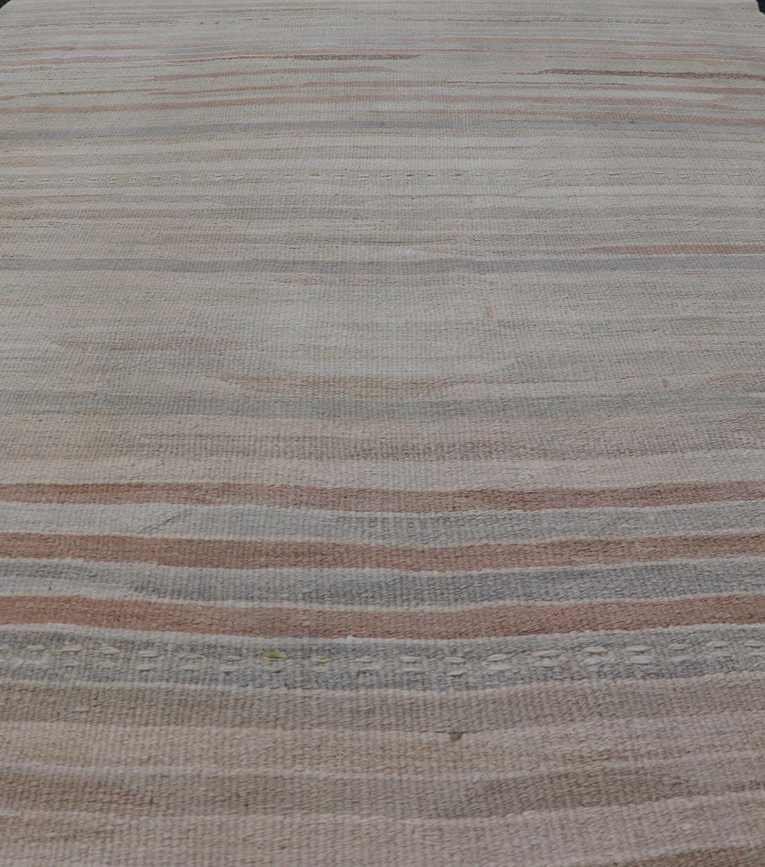 Minimalist Striped Design Vintage Turkish Kilim with Neutral Tones In Good Condition For Sale In Atlanta, GA