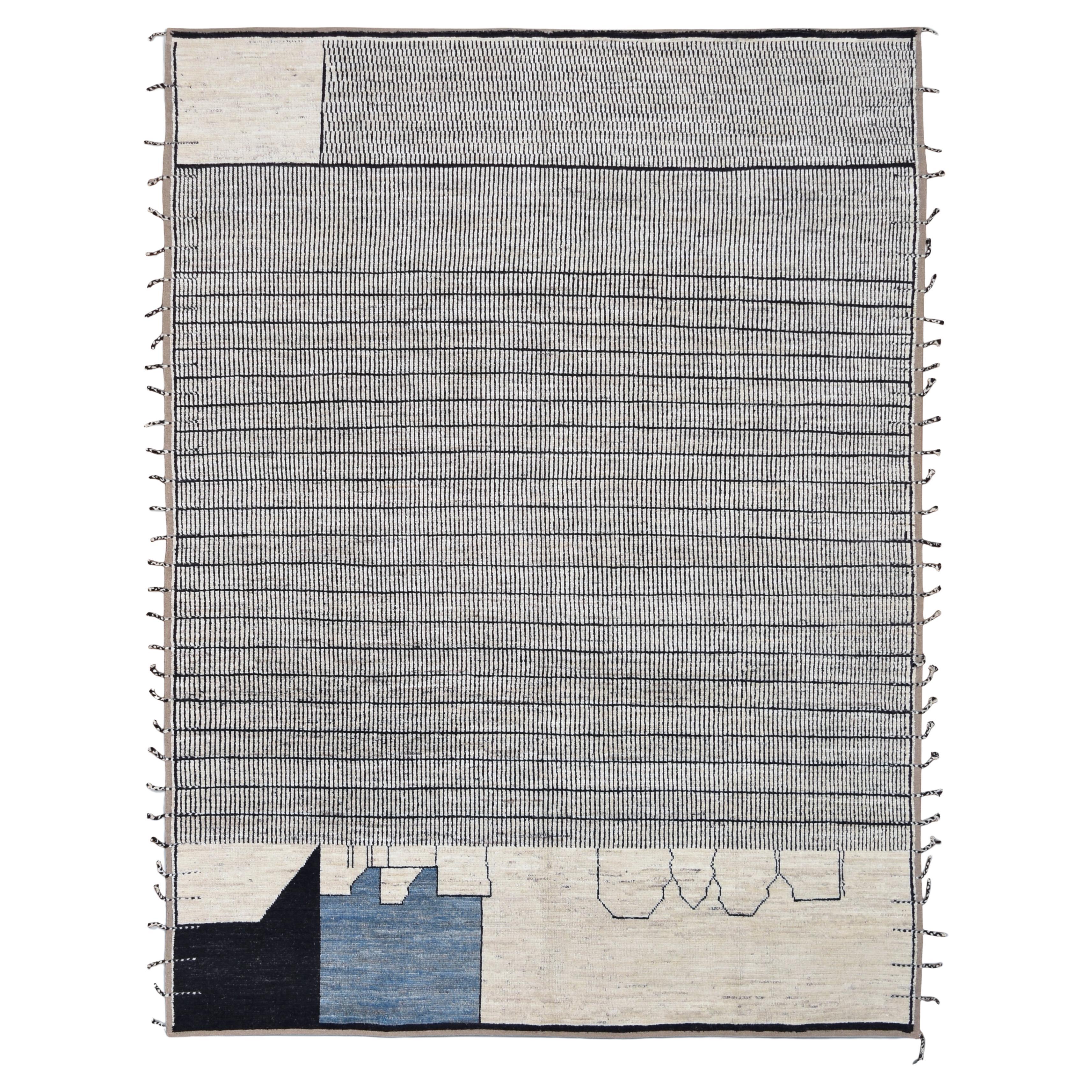 Minimalist striped Pattern with unqiue border pattern details 9'10''x11'8'' For Sale