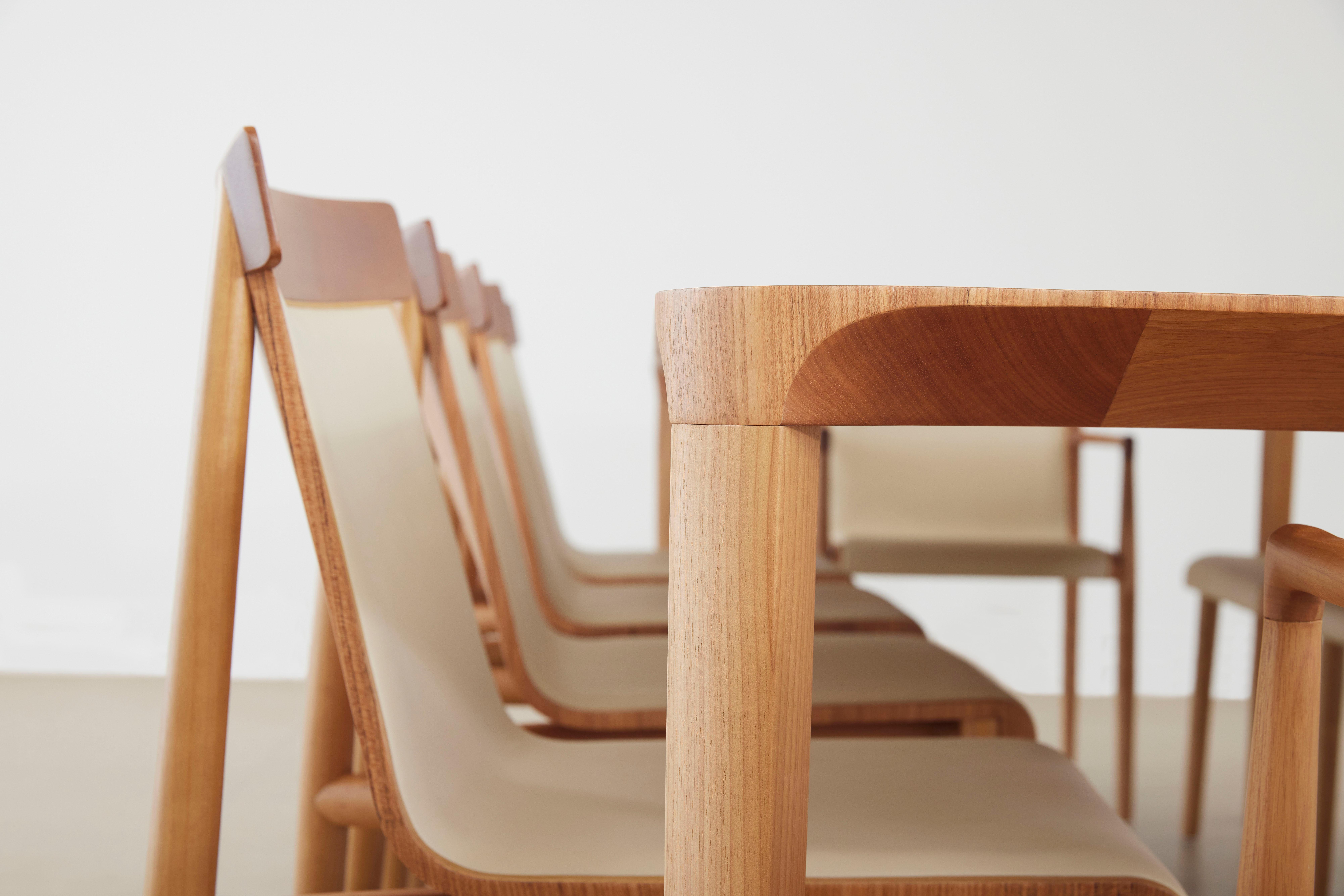 XXIe siècle et contemporain Table de salle à manger de style minimaliste, en bois massif naturel renforcé d'acier en vente