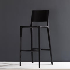 Tabouret en bois massif ébonisé noir, style minimaliste