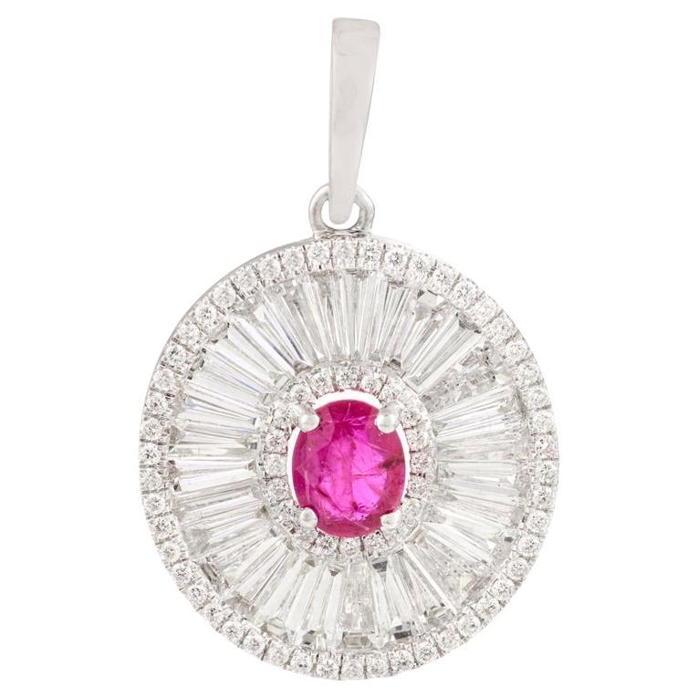 Pendentif minimaliste en or blanc 18 carats avec halo de rubis et de diamants pour femmes en vente