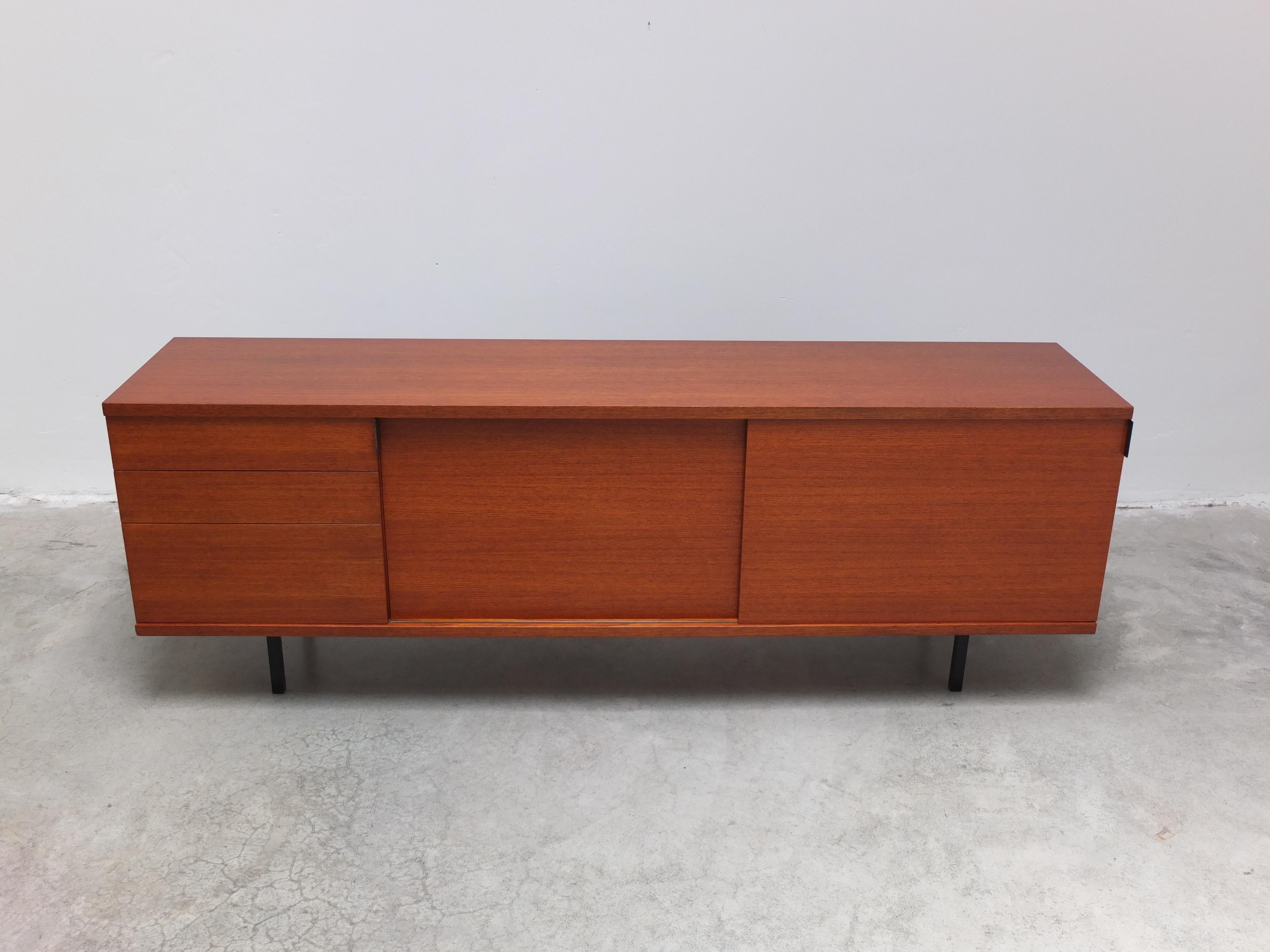 Minimalistisches Sideboard aus Teakholz von Hans Konëcke für Tecta, 1960er Jahre im Angebot 8