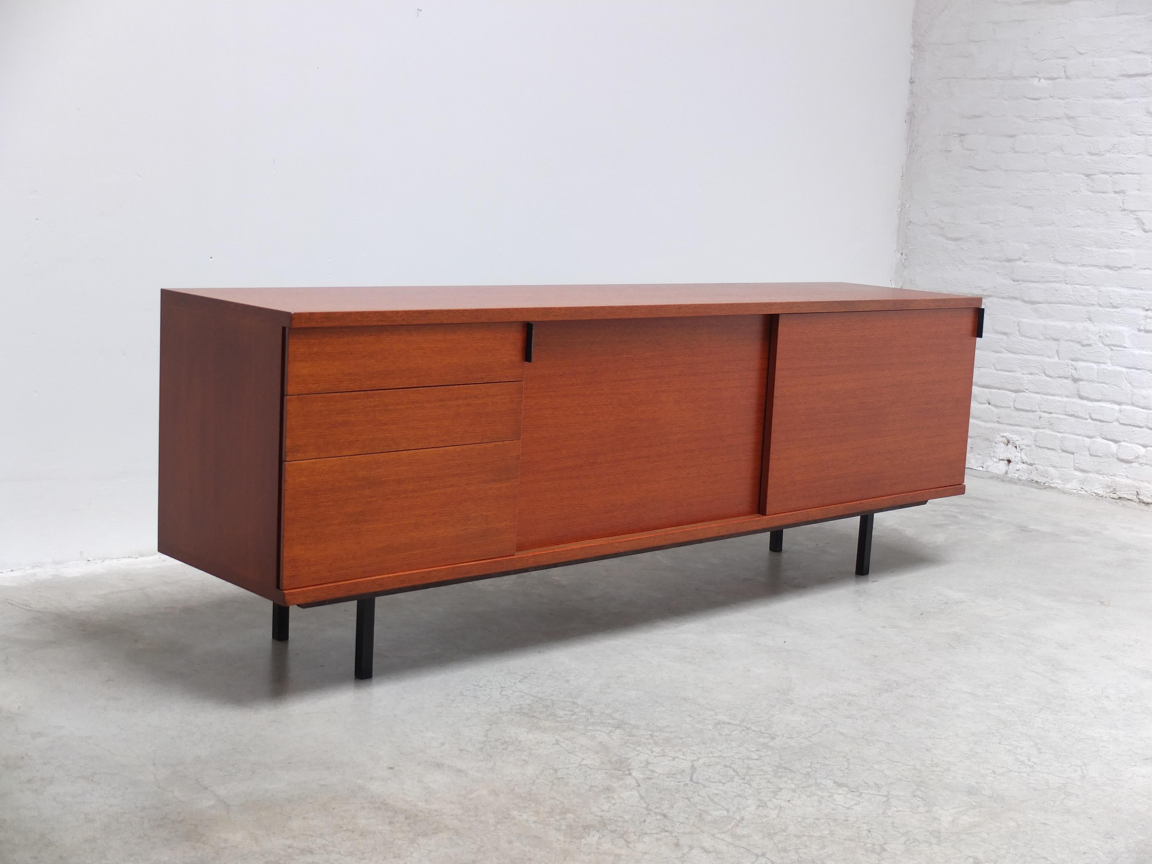 Minimalistisches Sideboard aus Teakholz von Hans Konëcke für Tecta, 1960er Jahre im Angebot 9
