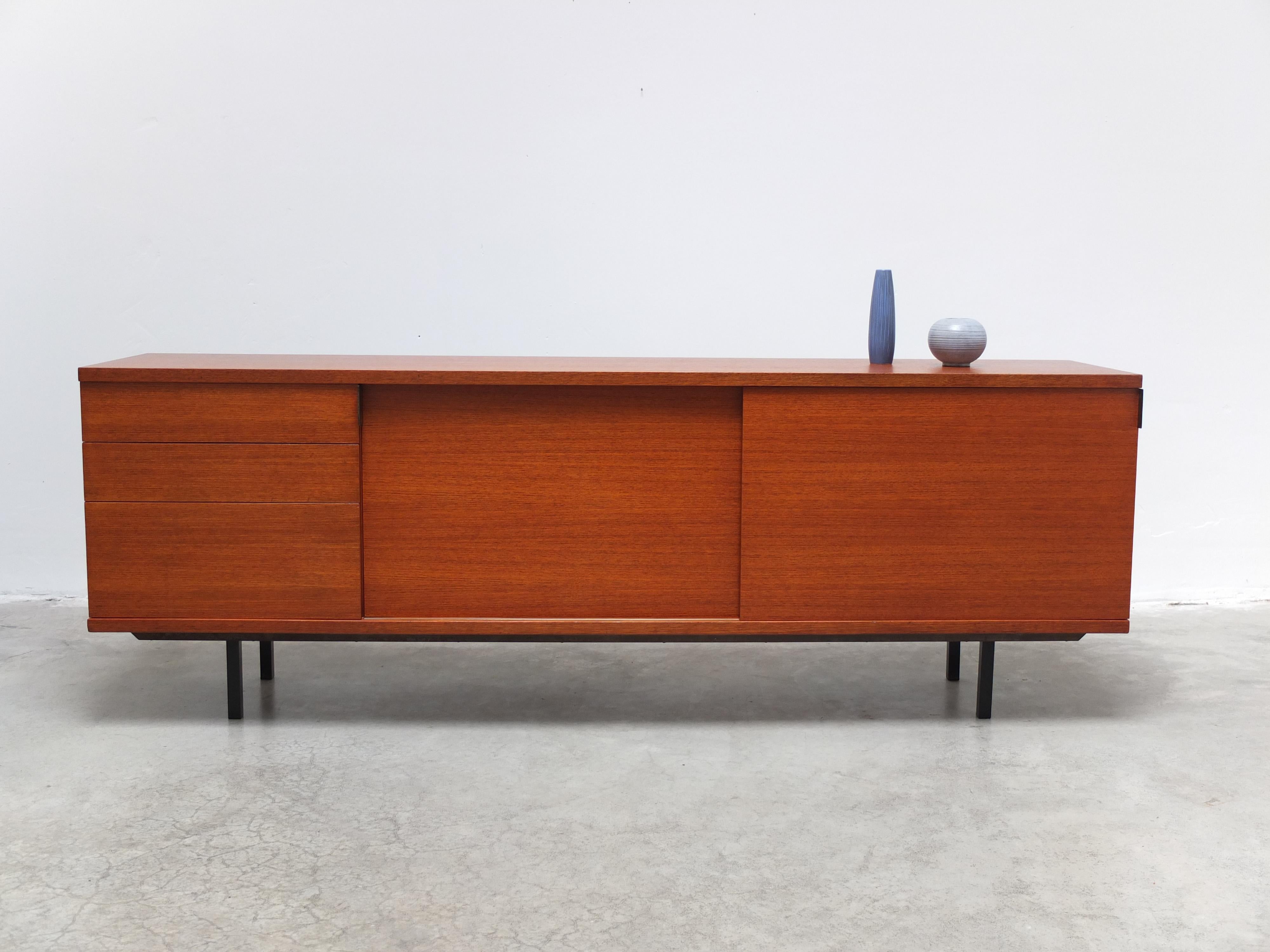 Minimalistisches Sideboard aus Teakholz von Hans Konëcke für Tecta, 1960er Jahre im Angebot 12