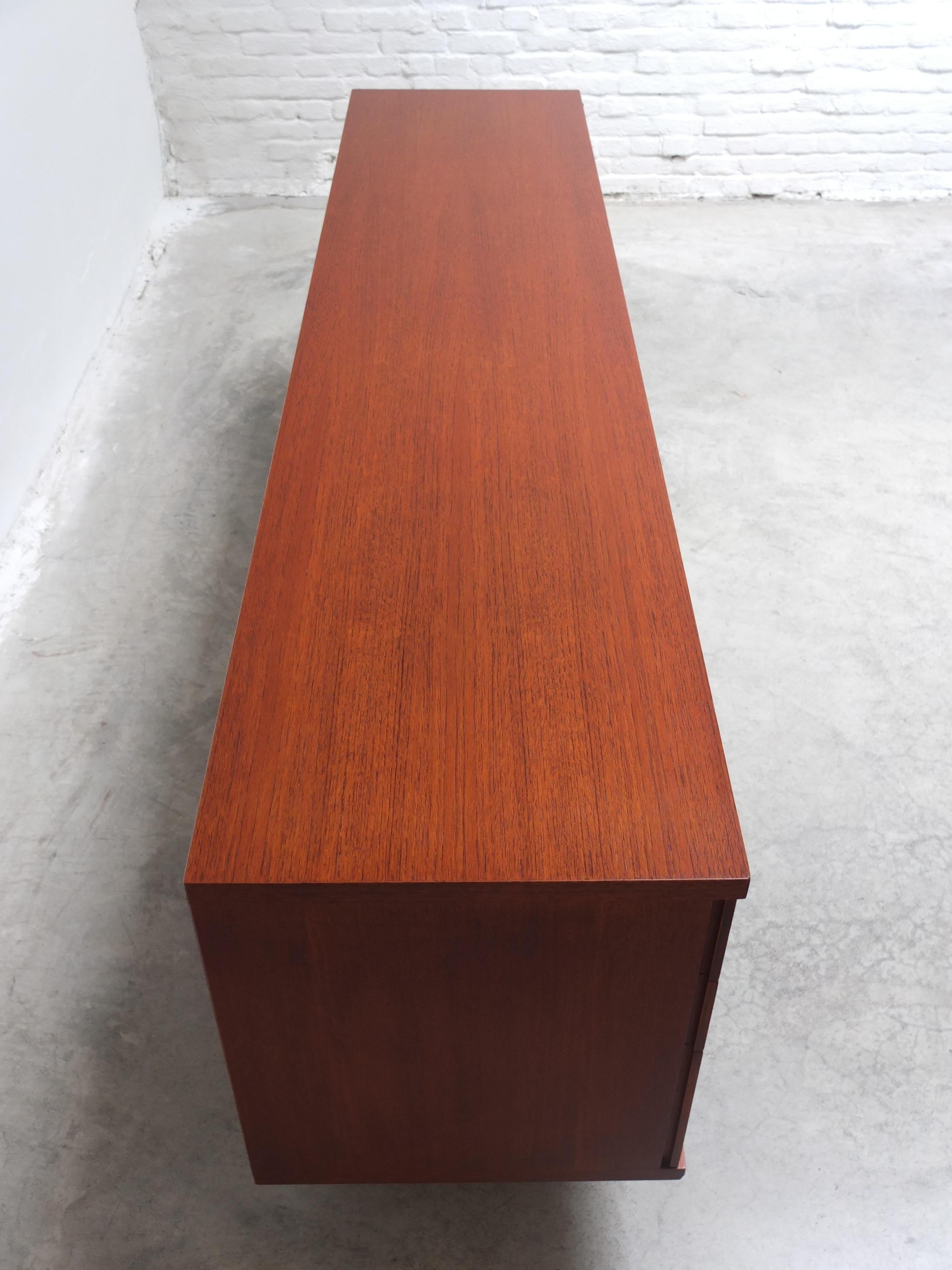 Minimalistisches Sideboard aus Teakholz von Hans Konëcke für Tecta, 1960er Jahre im Angebot 13
