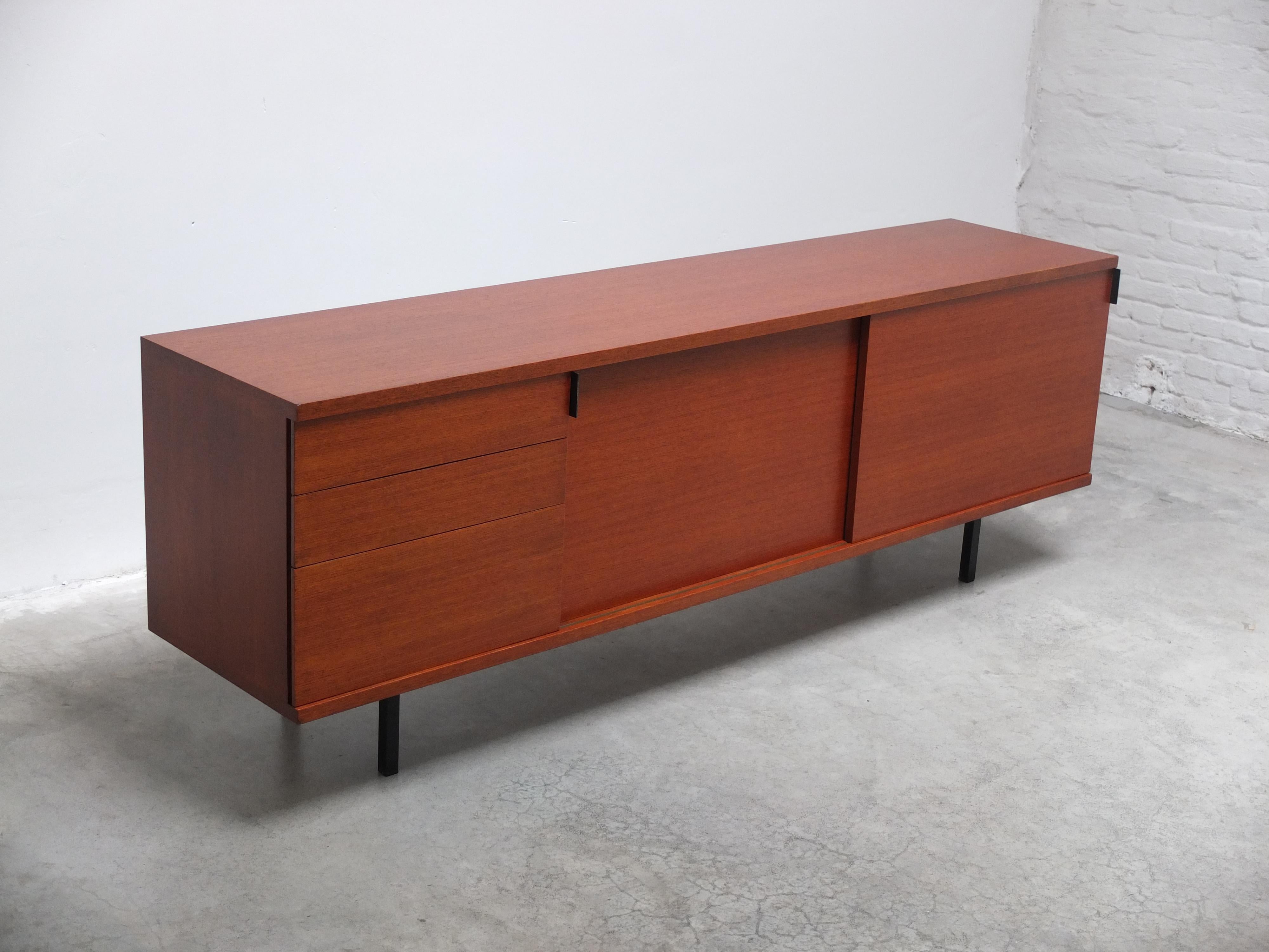 Minimalistisches Sideboard aus Teakholz von Hans Konëcke für Tecta, 1960er Jahre (Moderne der Mitte des Jahrhunderts) im Angebot