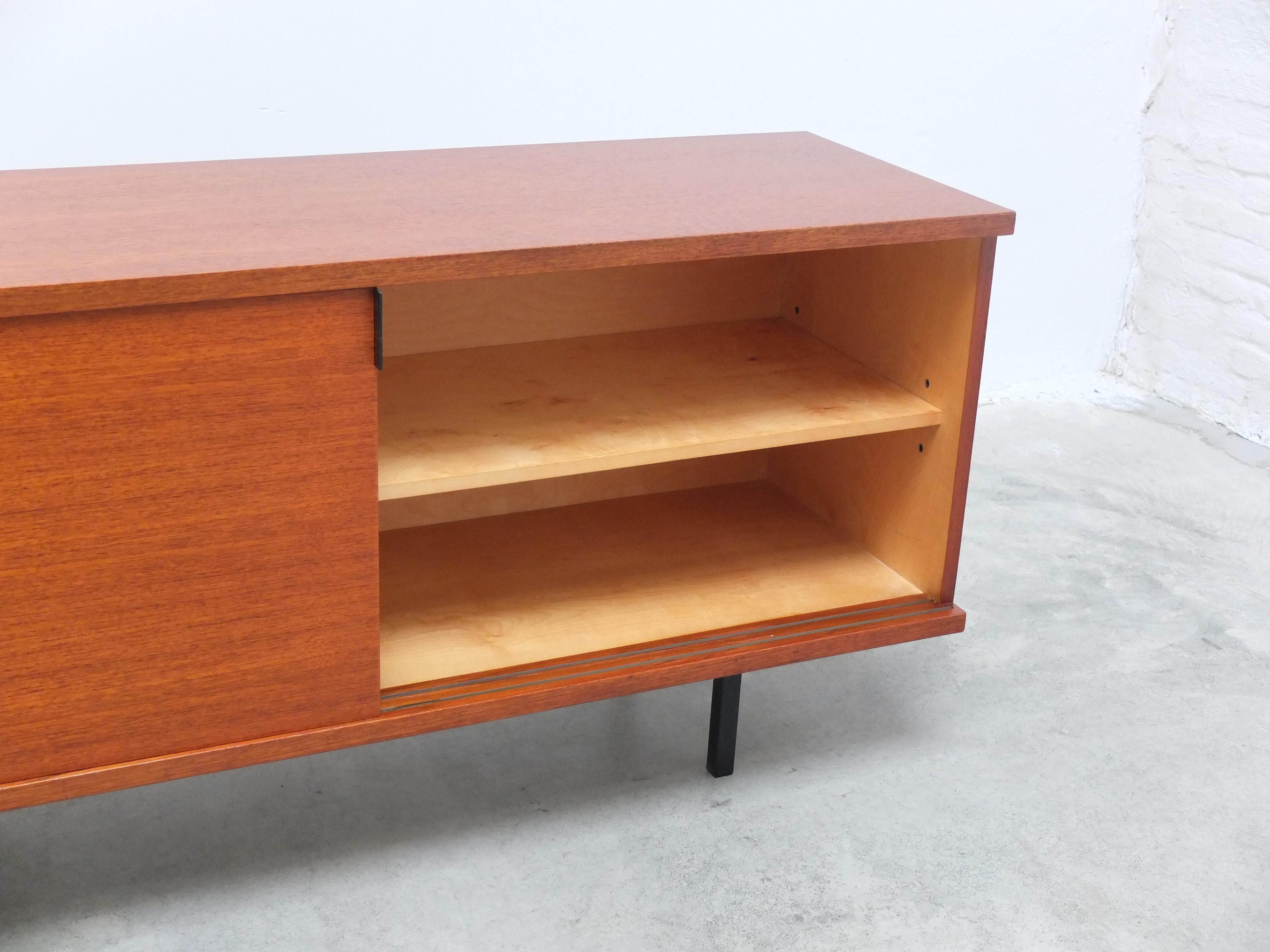 Minimalistisches Sideboard aus Teakholz von Hans Konëcke für Tecta, 1960er Jahre im Angebot 1
