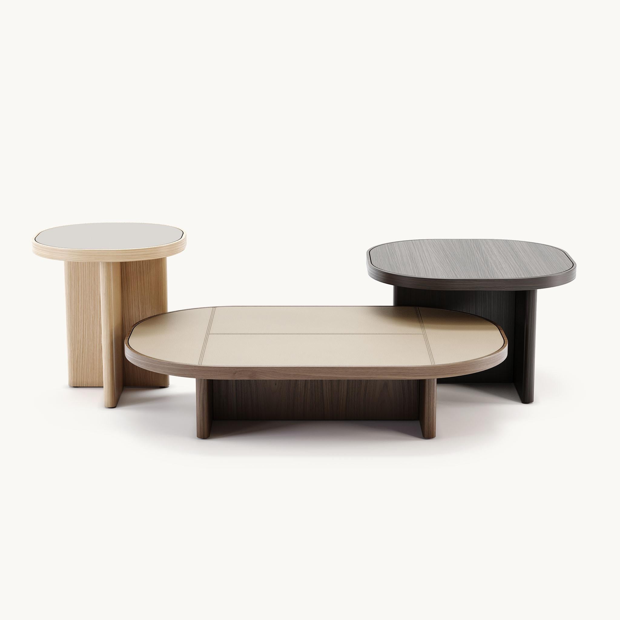 Minimalist Three-Piece Table Set with Customizable Finishes For Sale 4