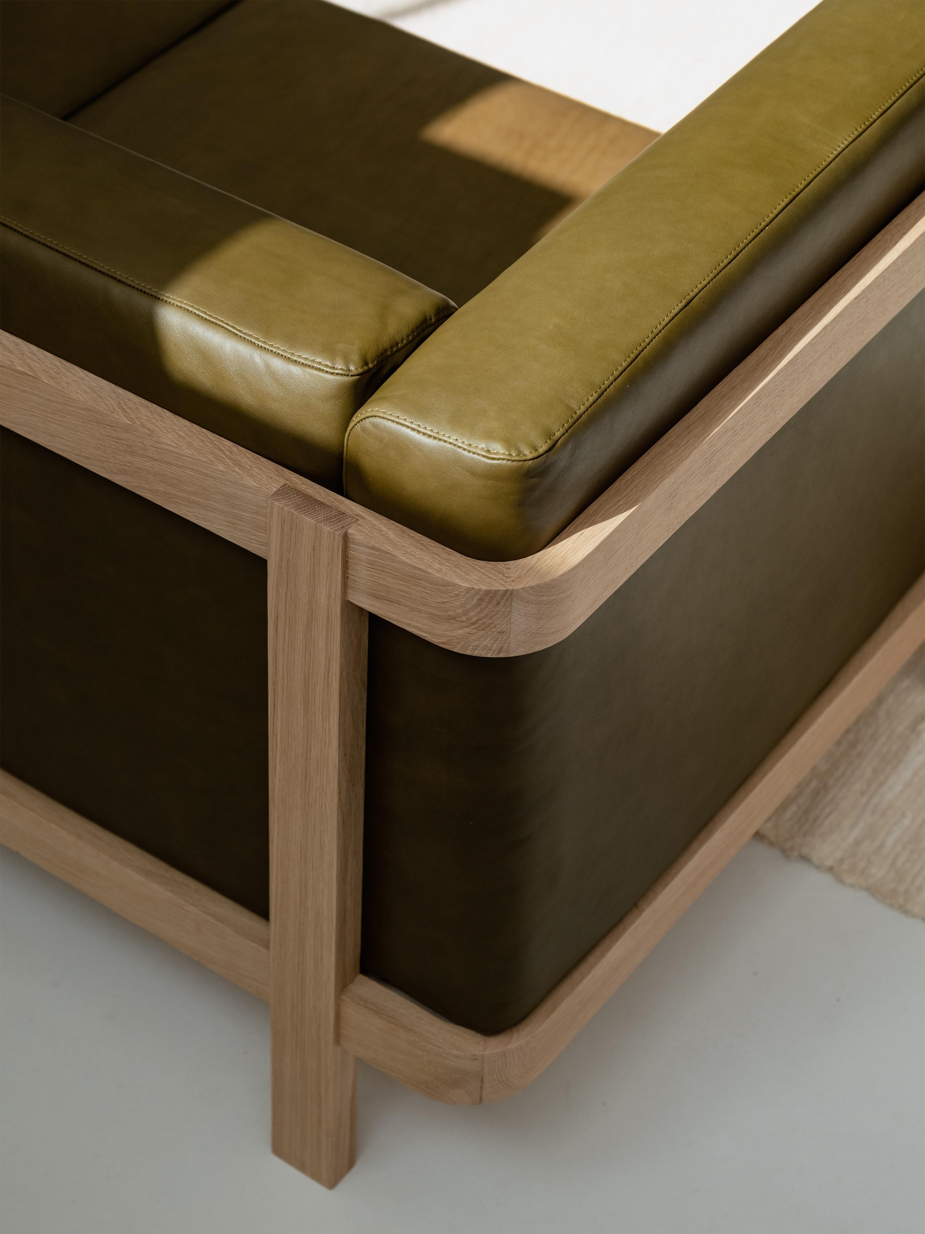 Minimalist three seater sofa oak - leather upholstered For Sale 5