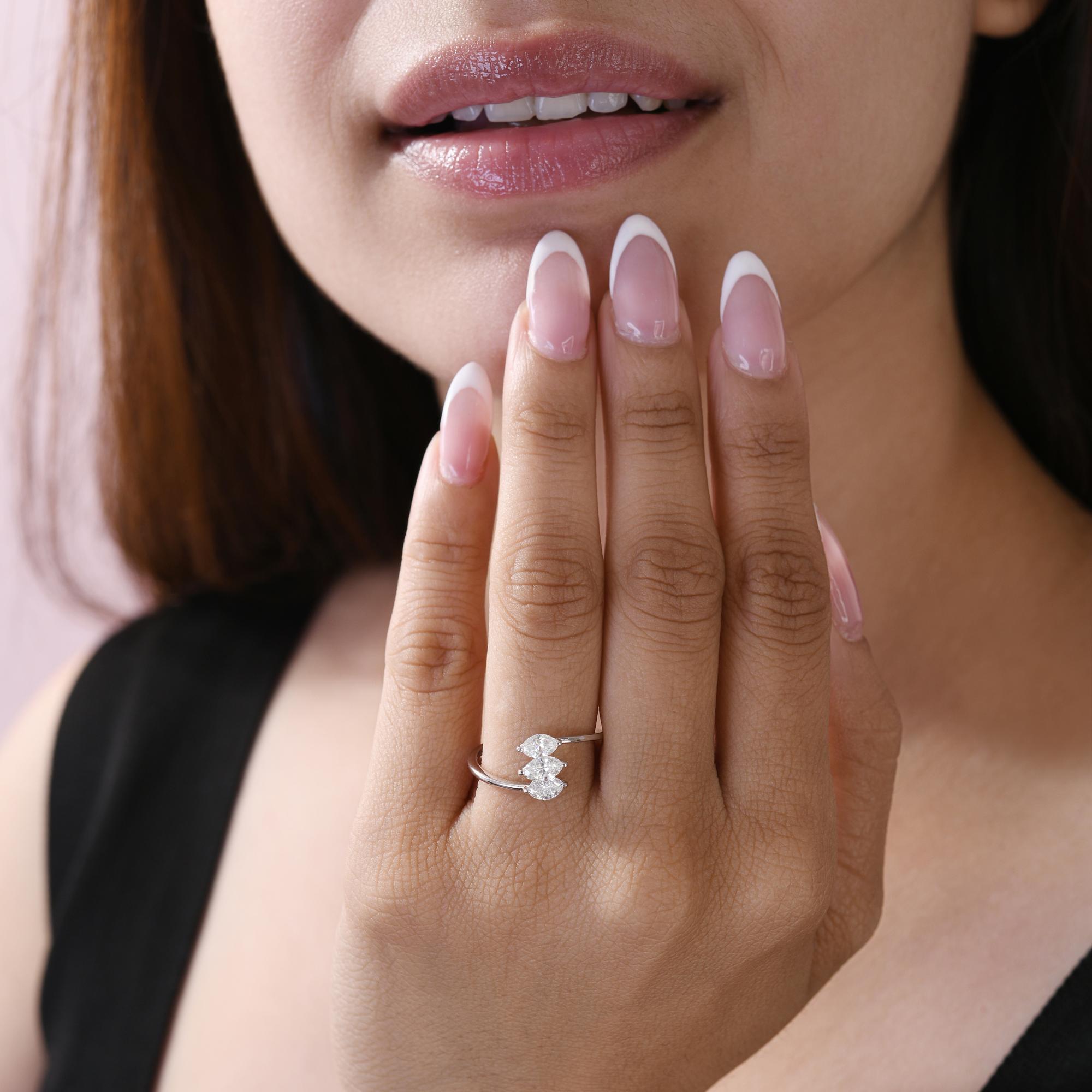 Im Angebot: 18K Weißgold Drei 0.8Ct Marquise SI/H Diamant Verlobungsring für Sie () 8