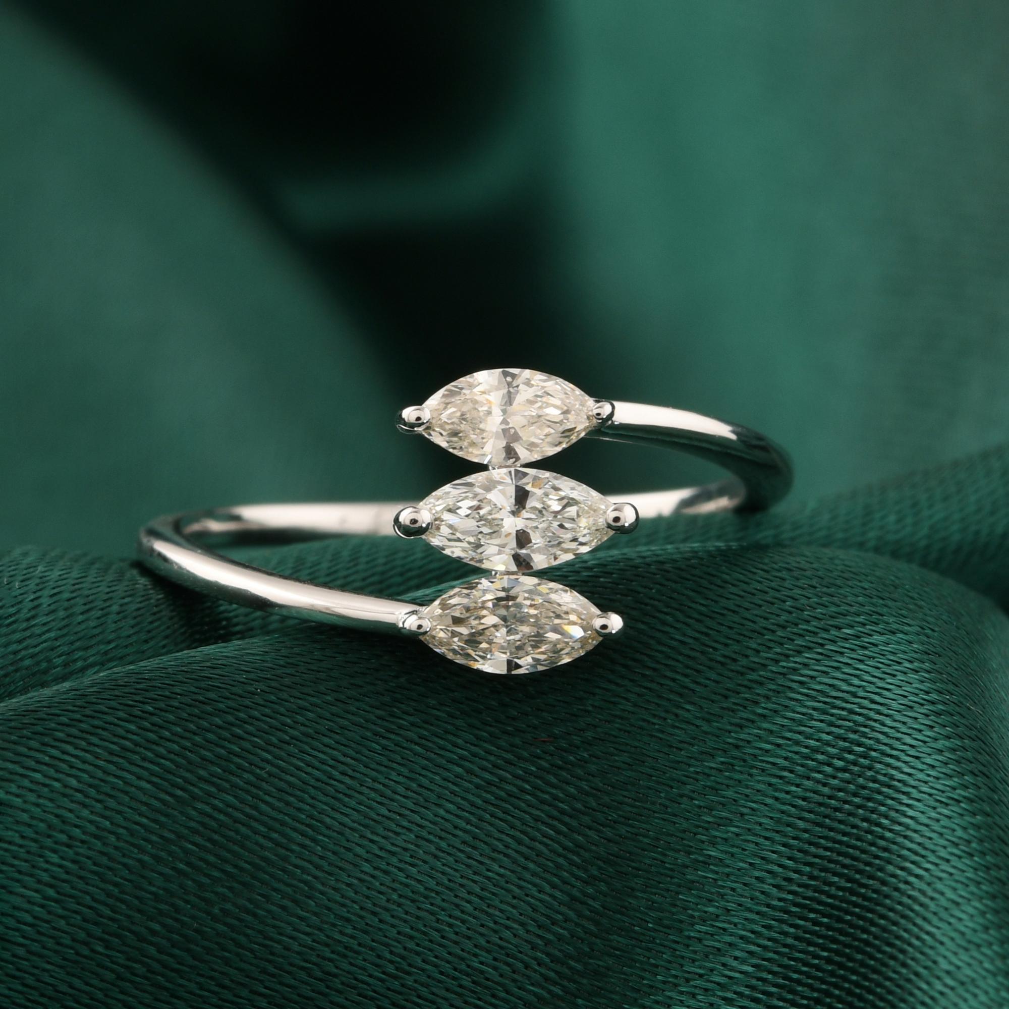 Im Angebot: 18K Weißgold Drei 0.8Ct Marquise SI/H Diamant Verlobungsring für Sie () 9